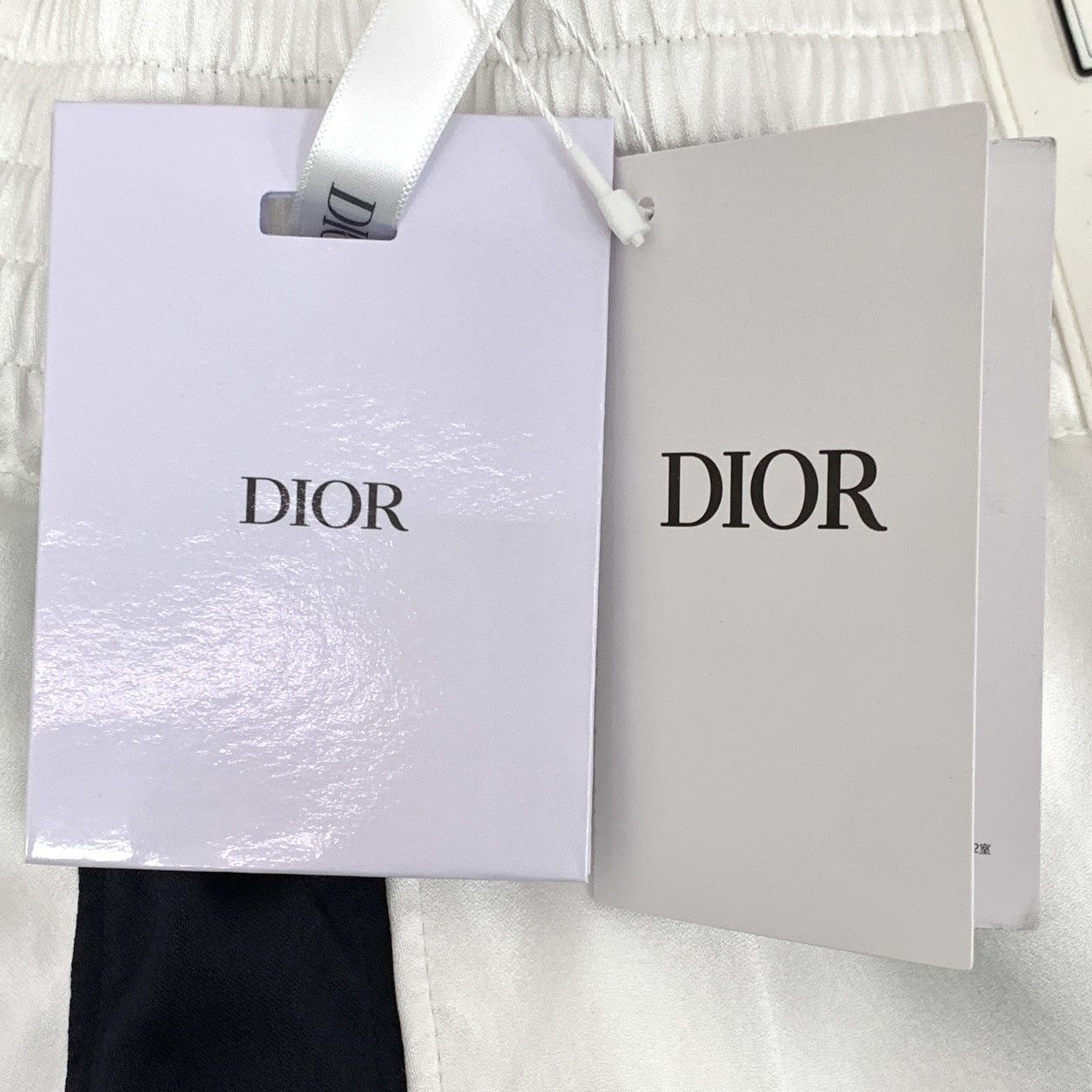 Dior Dior 22FW White Logo Satin Casual Shorts K26WX Size 26" / US 2 / IT 38 - 7 Thumbnail