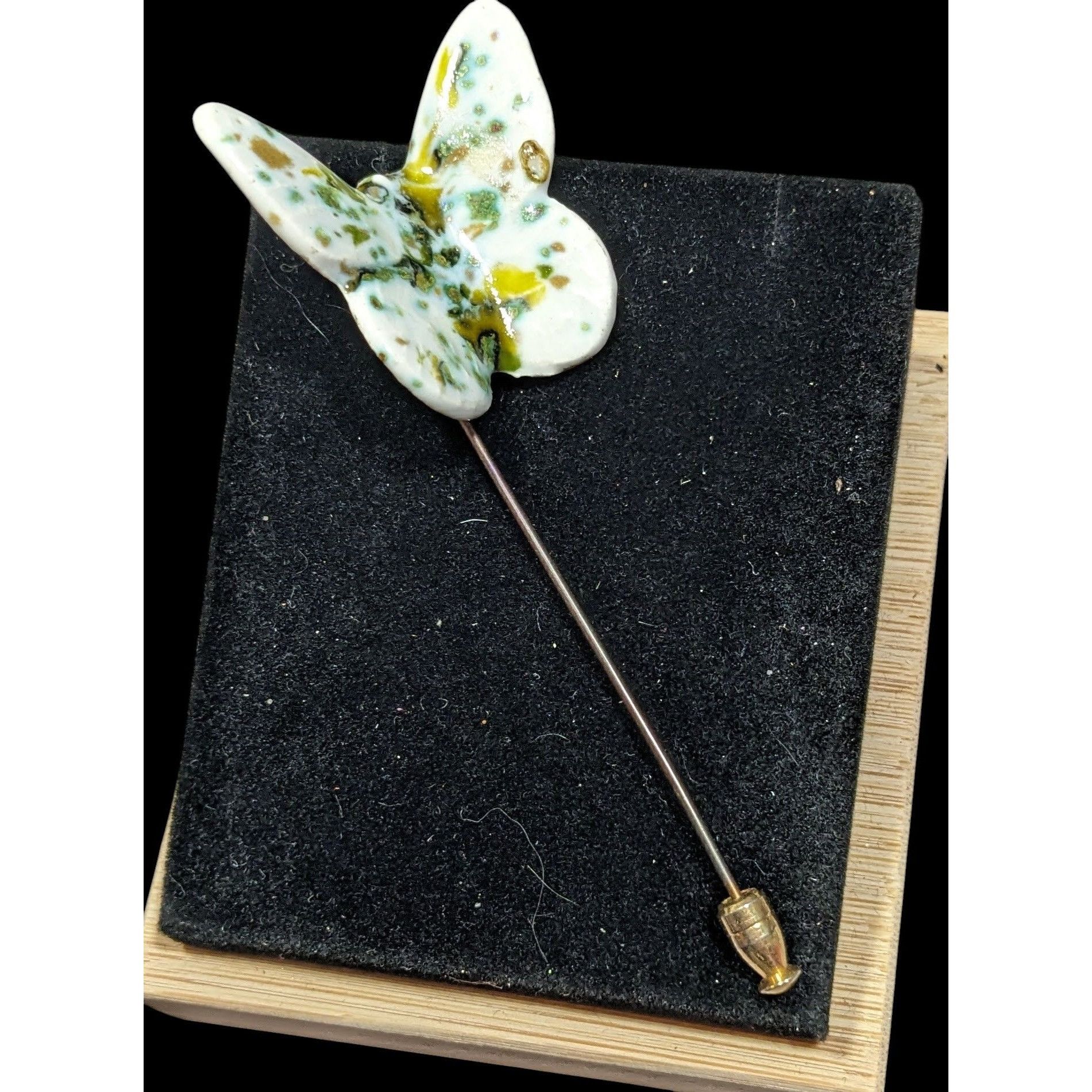 Other Vintage Ceramic Butterfly Stick Pin Mottled White And Green Size ONE SIZE - 1 Thumbnail