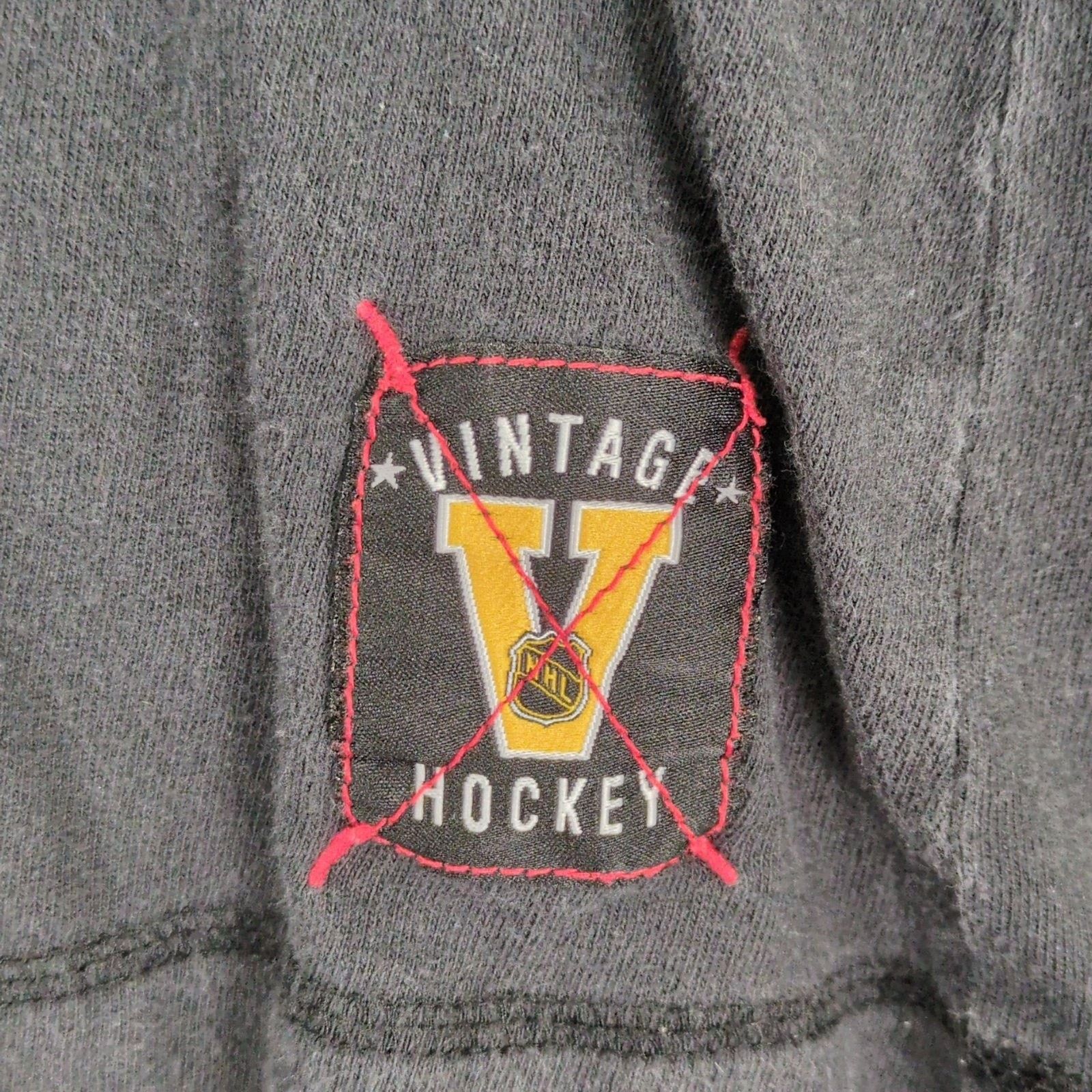 Ccm CCM Men's M Black Hawks Chicago Vintage Hockey T-Shirt Size US M / EU 48-50 / 2 - 4 Thumbnail