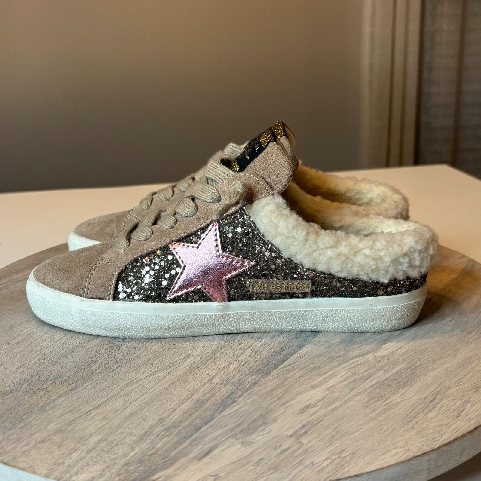 Vintage Havana NWOT Vintage Havana Winter Glitter Star Sneakers US Size 8.5 Size US 8.5 / IT 38.5 - 2 Thumbnail