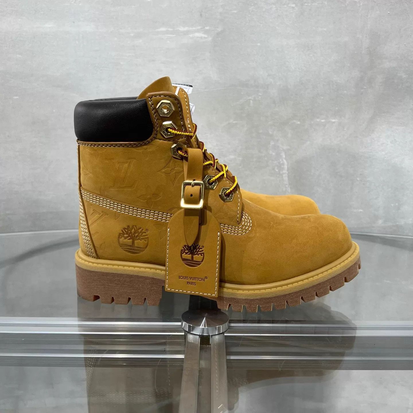Louis Vuitton Louis Vuitton x Timberland Brown Martin Boots UK3/37 Size US 5.5 / IT 35.5 - 4 Thumbnail