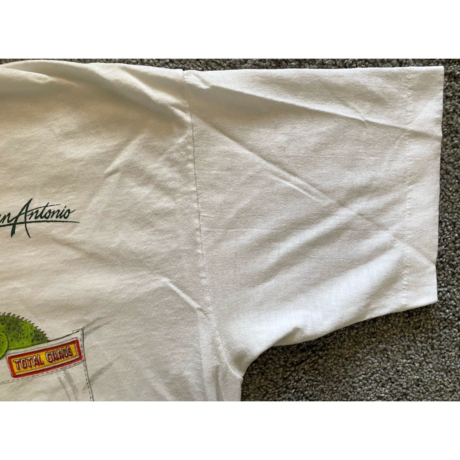 Fruit Of The Loom VINTAGE Fruit Of The Loom Single Stitch T Shirt Men’s L San Antonio Total Chaos Shirt Mens L White 90s USA Classic Animals Hipster Tot al Chaos Size US L / EU 52-54 / 3 - 6 Thumbnail