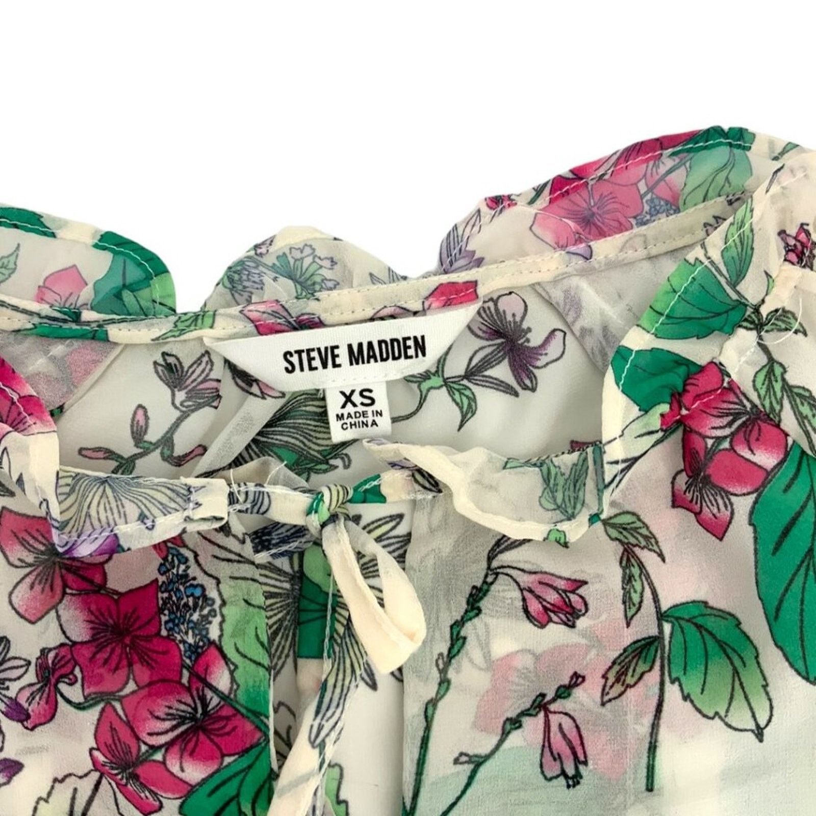 Steve Madden Steve Madden Keyhole Flutter Sleeve Top Sz XS NWOT $69 MSRP Size XS / US 0-2 / IT 36-38 - 4 Thumbnail