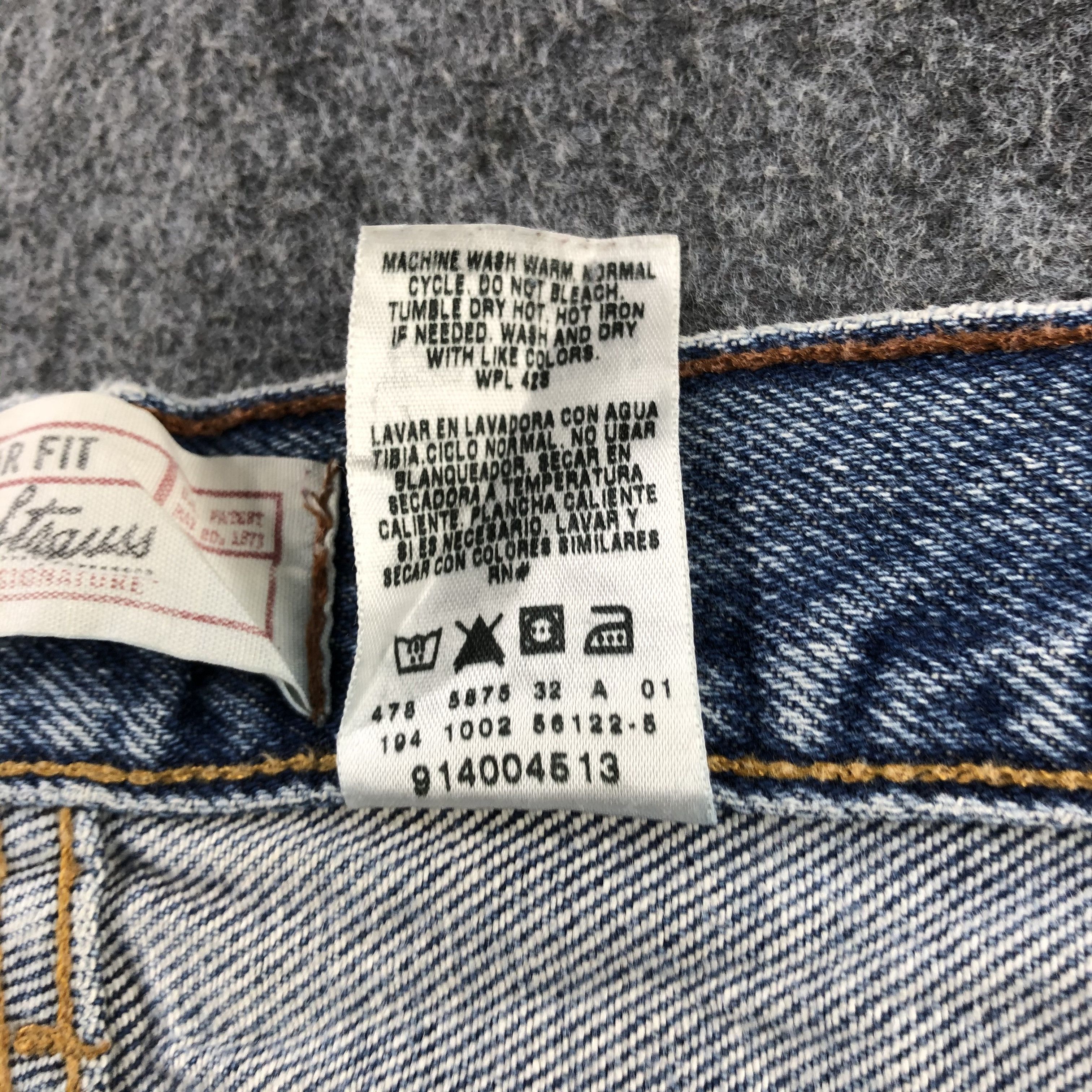 Levi's Vintage Blue Wash Levis Jeans-J2289 Size US 35 - 15 Thumbnail