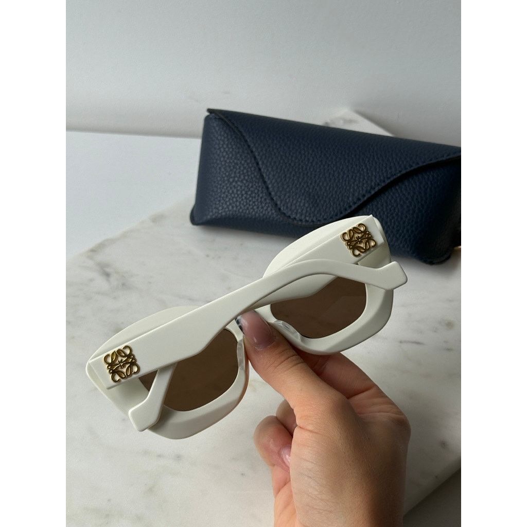 Loewe NEW Loewe LW40127I Anagram Thick Sunglasses in White Size ONE SIZE - 3 Thumbnail