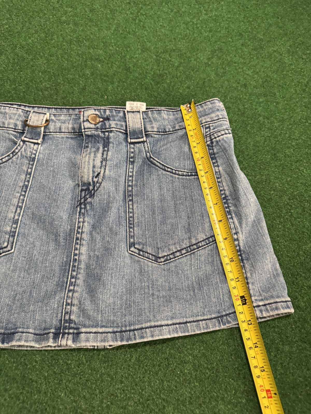 Levi's Vintage Clothing Levis Super Low Vintage Y2K 9 Jr 32 6” Denim Mini Skirt Size 32" / US 10 / IT 46 - 7 Thumbnail