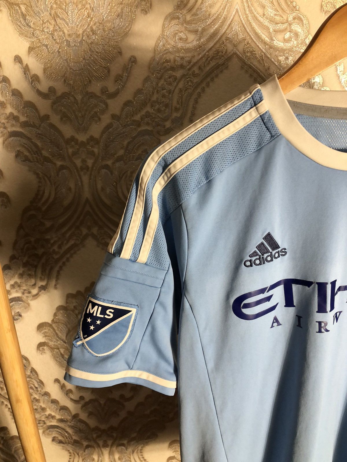 Adidas VINTAGE ADIDAS NEW YORK CITY MLS SOCCER JERSEY RETRO Y2K 90s Size US M / EU 48-50 / 2 - 4 Thumbnail