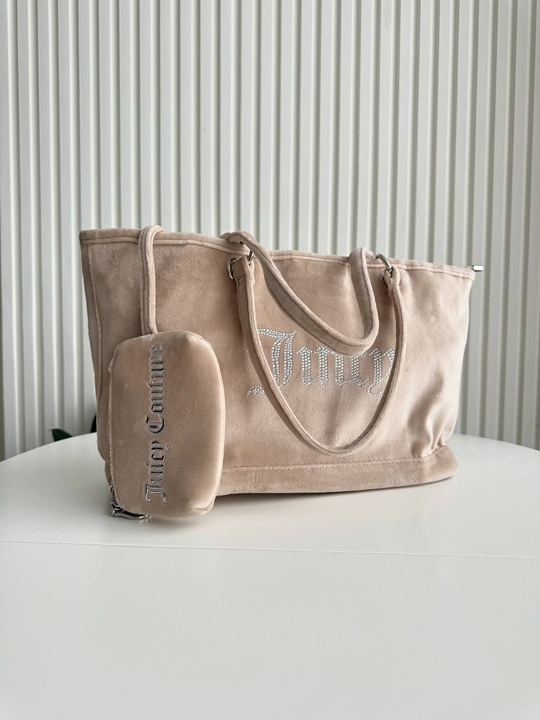 Juicy Couture Juicy Couture Large Beige Tote Rhinestone Logo Size ONE SIZE - 1 Thumbnail