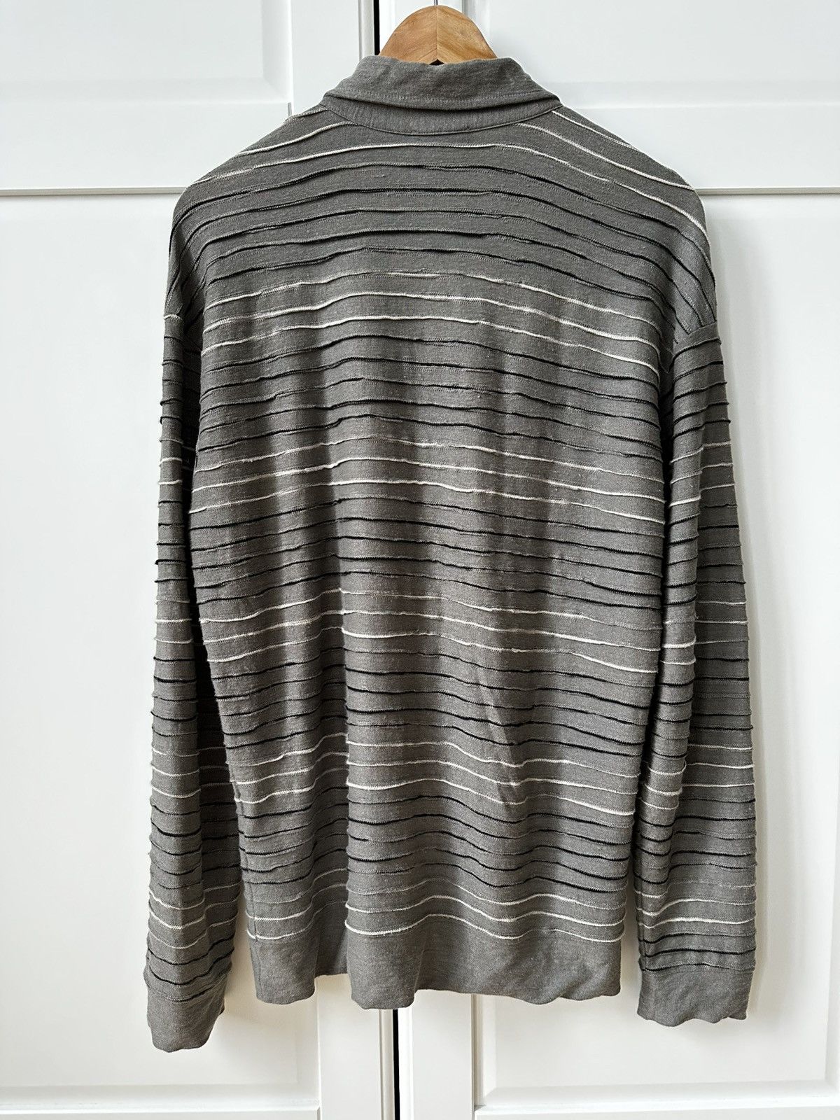 Giorgio Armani Giorgio Armani Long-Sleeved Polo Jaquard Striped Greige Size US M / EU 48-50 / 2 - 2 Thumbnail