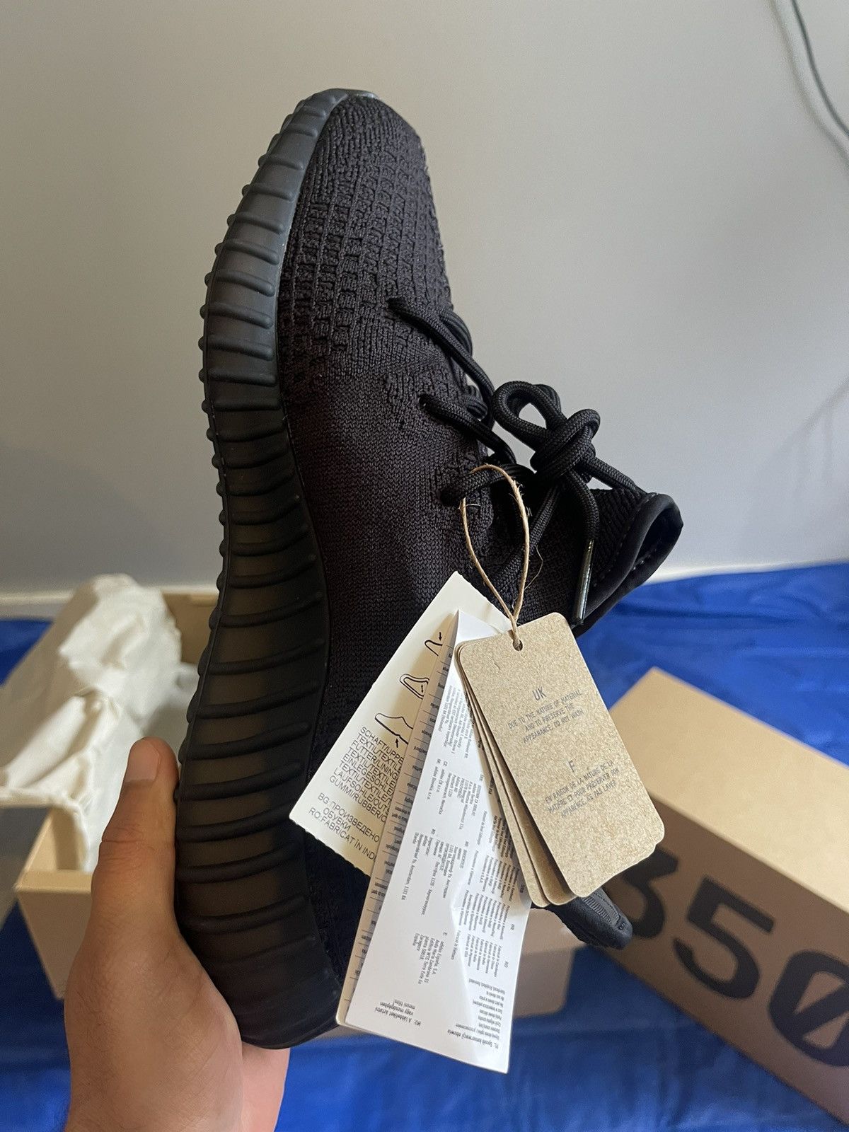 Yeezy Yeezy 350 V2 Onyx V2 Size US 10 / EU 43 - 9 Thumbnail
