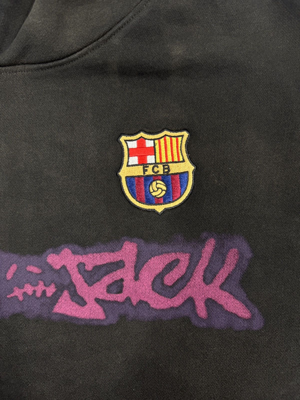 Travis Scott CF X NIKE X FCB SPRAY LOGO HOODIE Size US XL / EU 56 / 4 - 4 Thumbnail