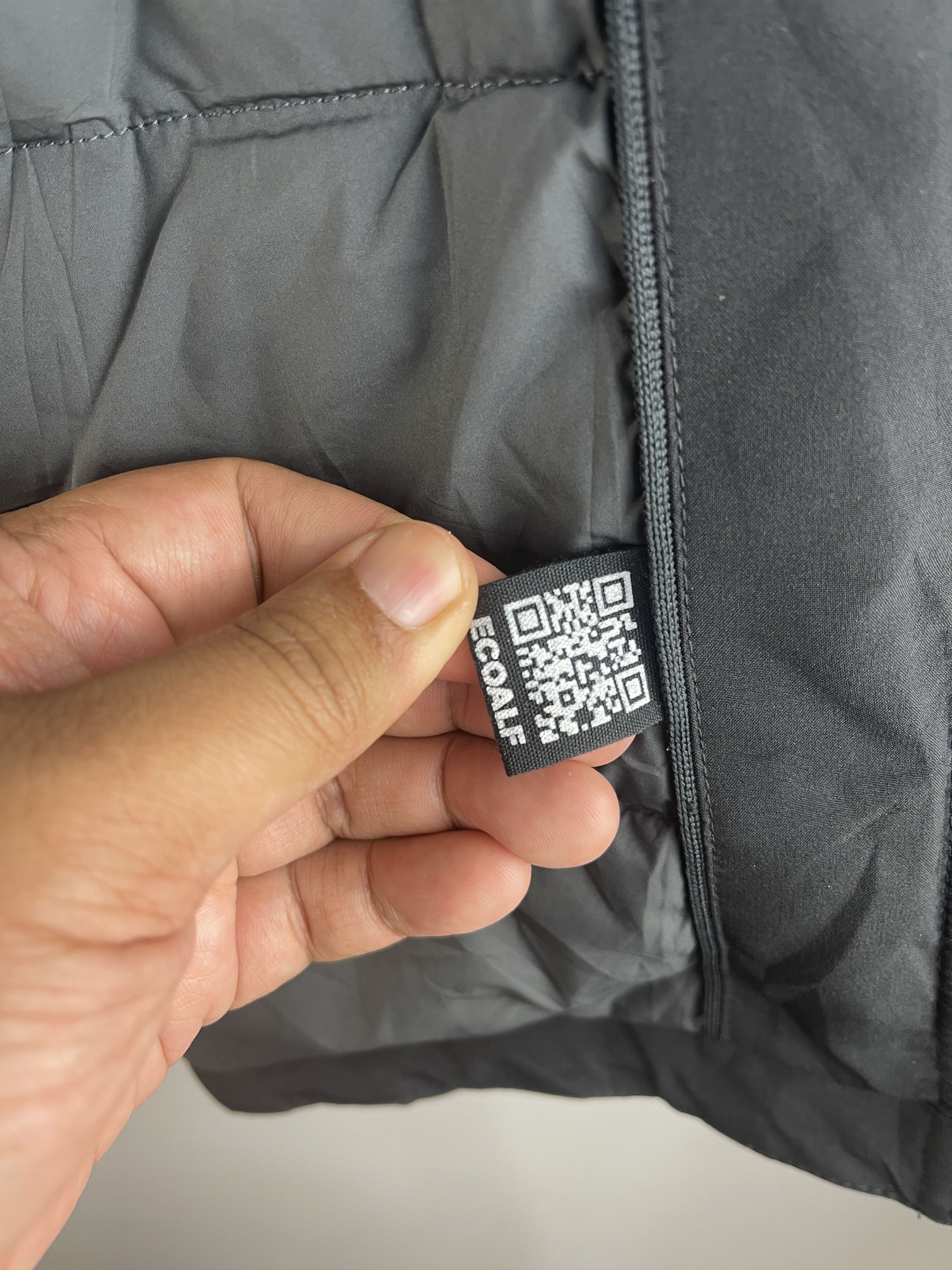 ECOALF Ecoalf Hooded Insulated Jacket Black Minimal Techwear Park Size US L / EU 52-54 / 3 - 17 Thumbnail