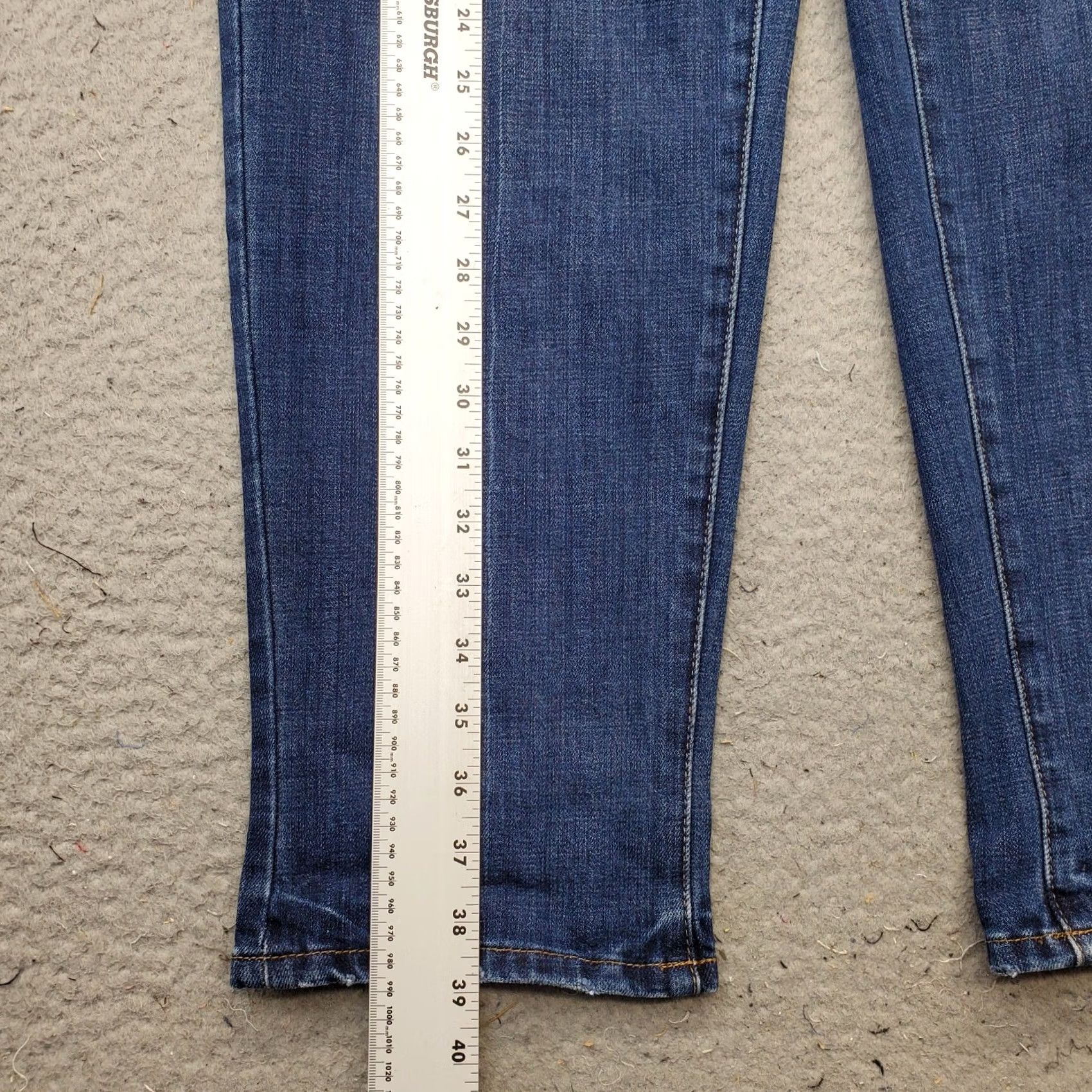 Talbots Talbots Everyday Jeans Womens 12 Blue Denim Relaxed Fit Tapered Leg Medium Wash Jeans 12 Womens Blue Denim Talbots Jeans Relaxed 5-Pocket Size 34" / US 12 / IT 48 - 3 Thumbnail