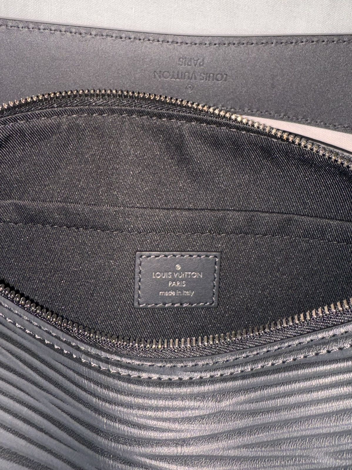 Louis Vuitton Louis Vuitton Soft Polochon PM in Epi XL Leather Black Size ONE SIZE - 4 Thumbnail
