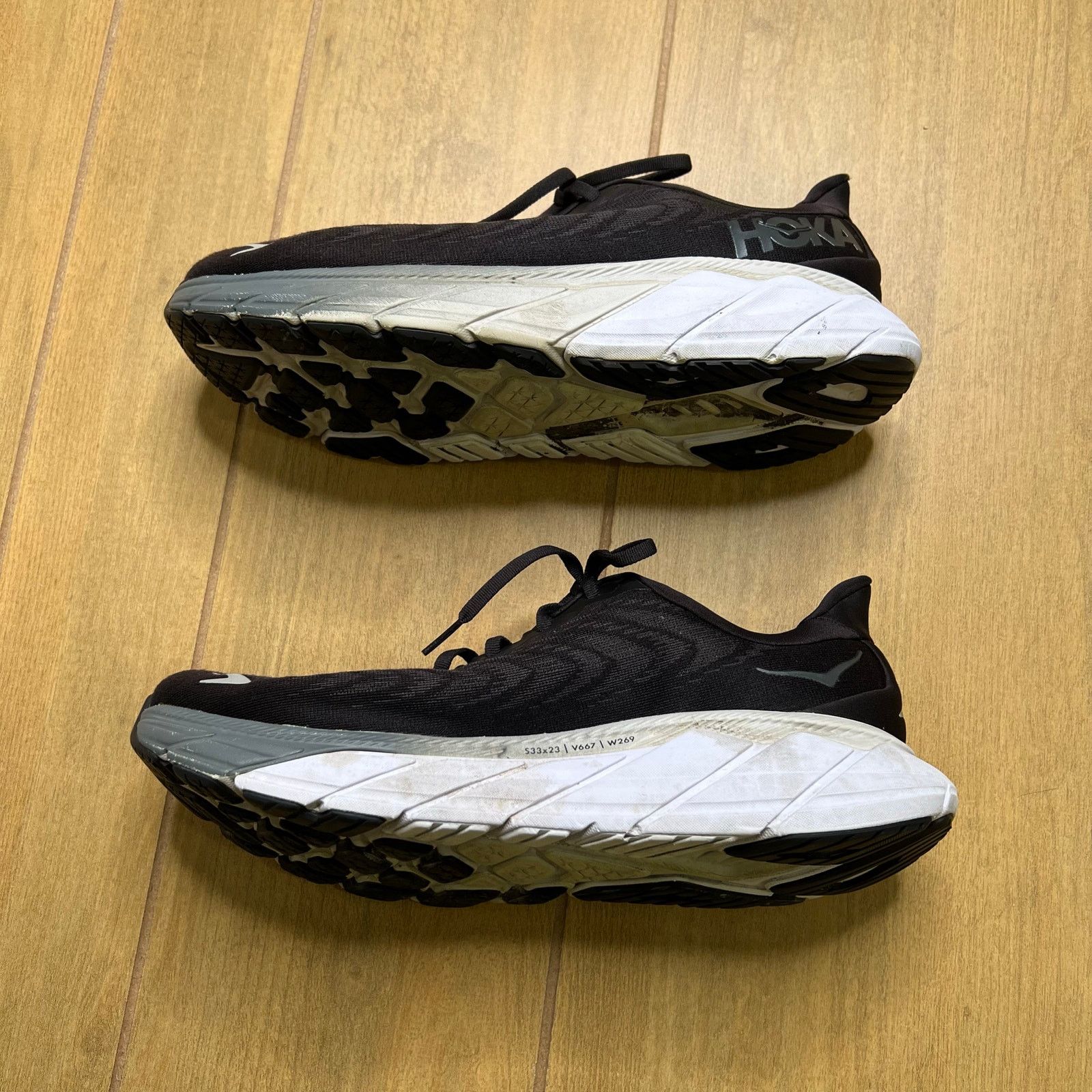 Hoka HOKA Arahi 6 Running Shoes Men’s 11D Black White Stability Size US 11 / EU 44 - 7 Thumbnail