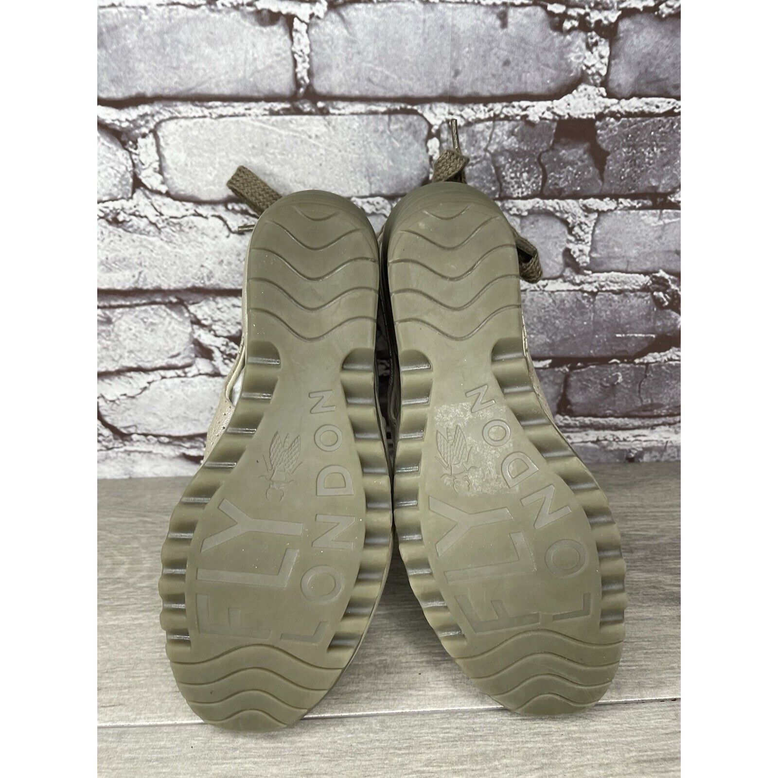 Fly London FLY London Yake Pearl White Leather Perforated Back Lace Wed Size US 7.5 / IT 37.5 - 16 Thumbnail