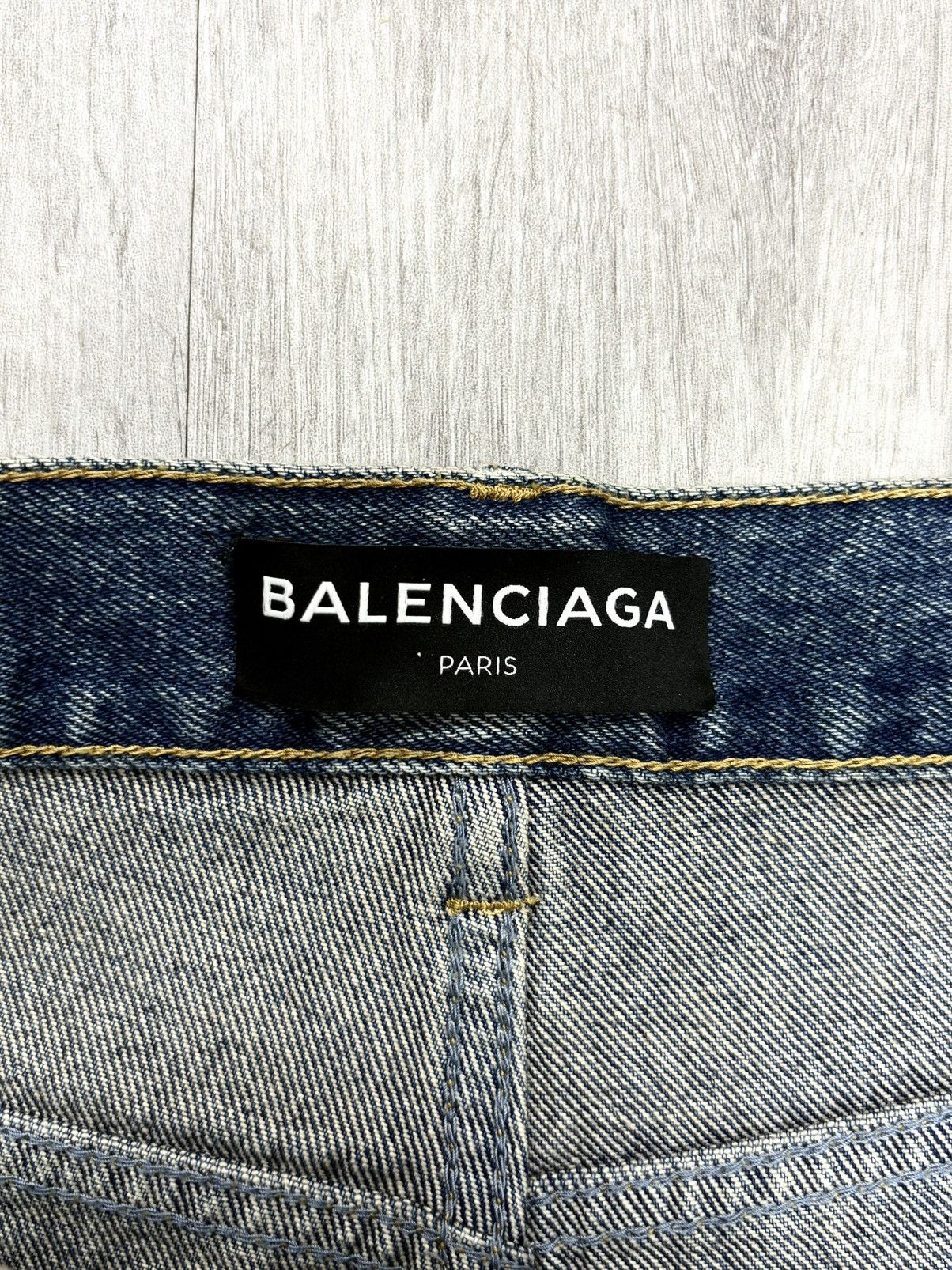 Balenciaga Balenciaga Stonewashed Bleach Brush Denim Jeans Size US 29 - 10 Thumbnail