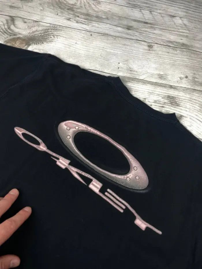 Oakley Vintage Oakley T-Shirt Big Logo Gorpcore 00s Size US L / EU 52-54 / 3 - 7 Thumbnail
