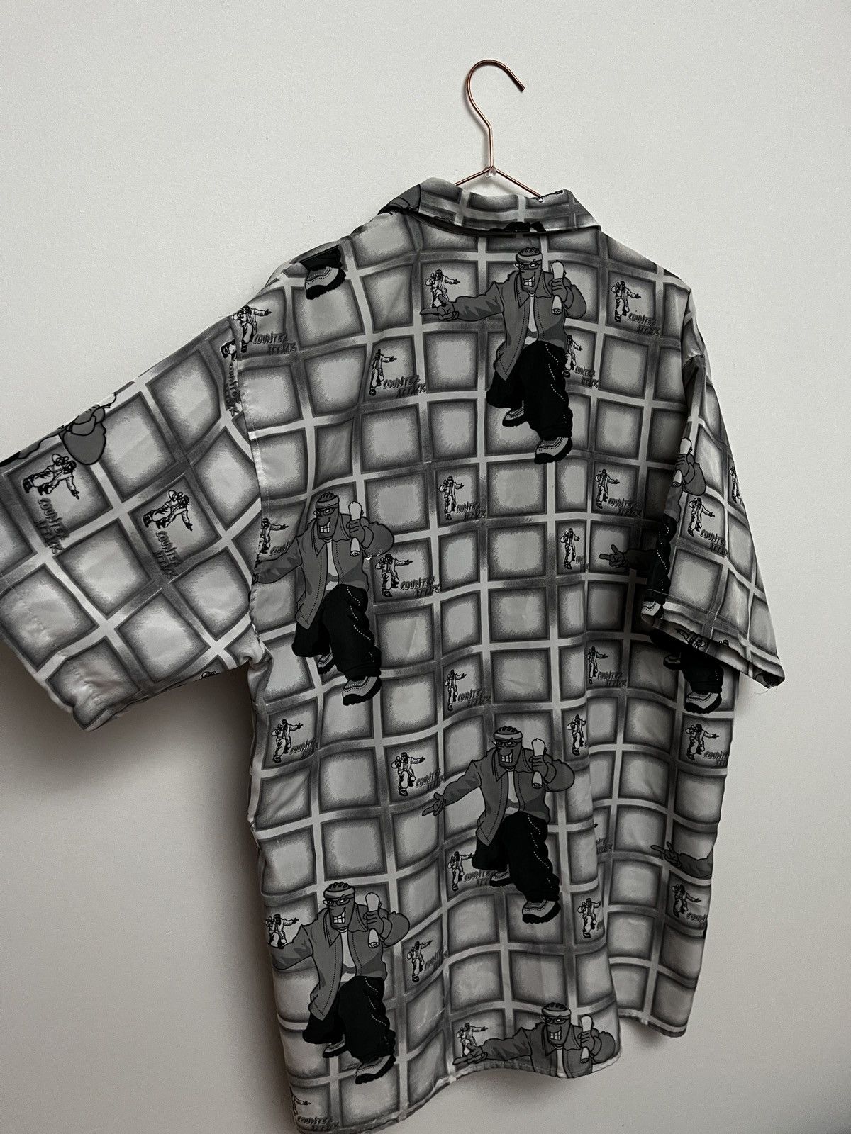 Vintage Vintage 90s Streetwear Baggy Skater Shirt (unisex) Size US L / EU 52-54 / 3 - 6 Thumbnail