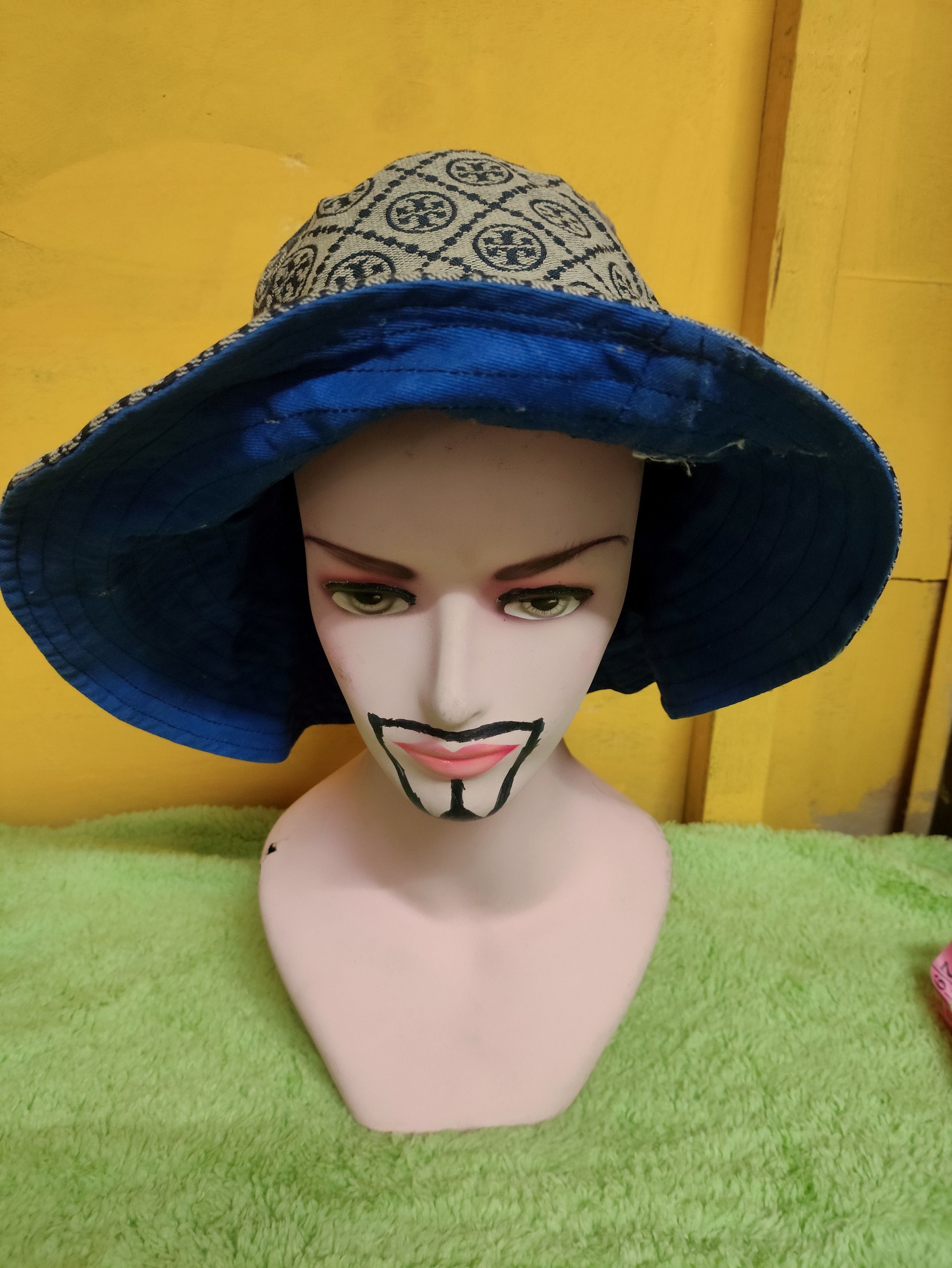 Vintage Vintage Hat Hologram Like GUCC1 Design Free size Size ONE SIZE - 3 Thumbnail