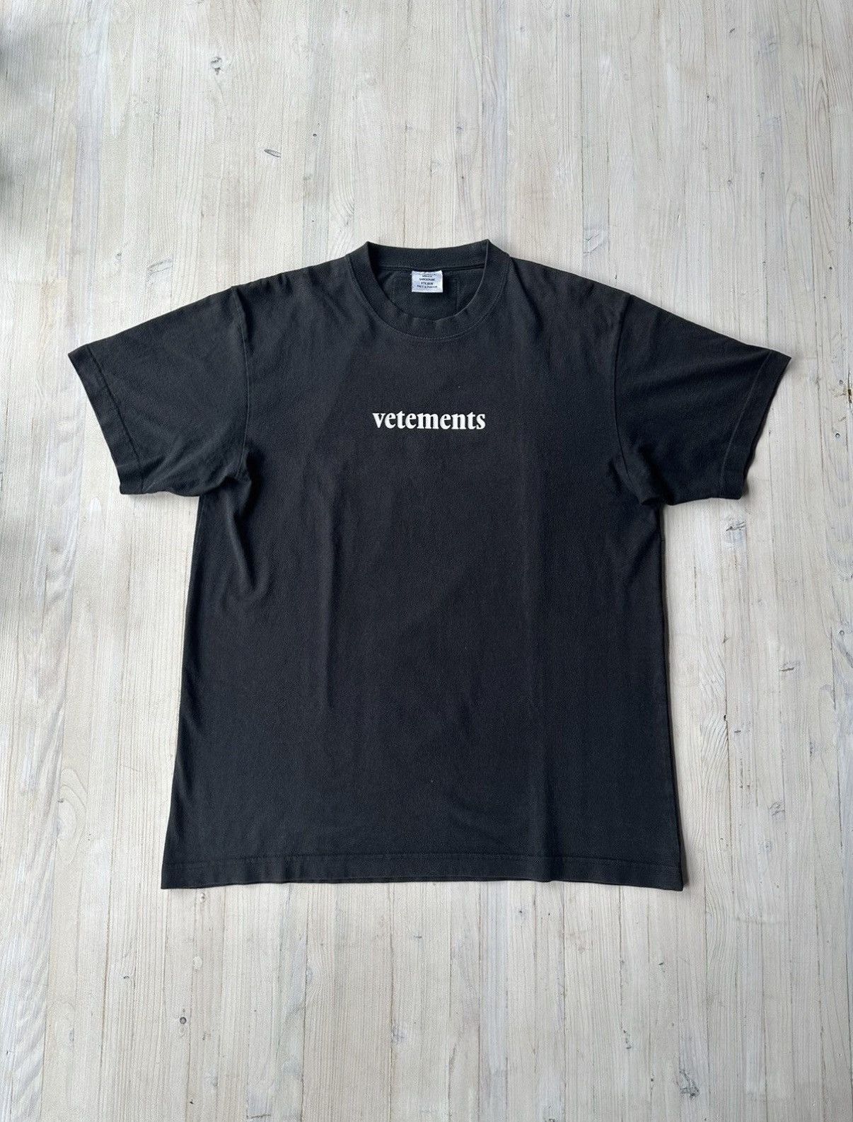 Vetements Vetements Shipping Label Logo T-Shirt Size US S / EU 44-46 / 1 - 1 Thumbnail