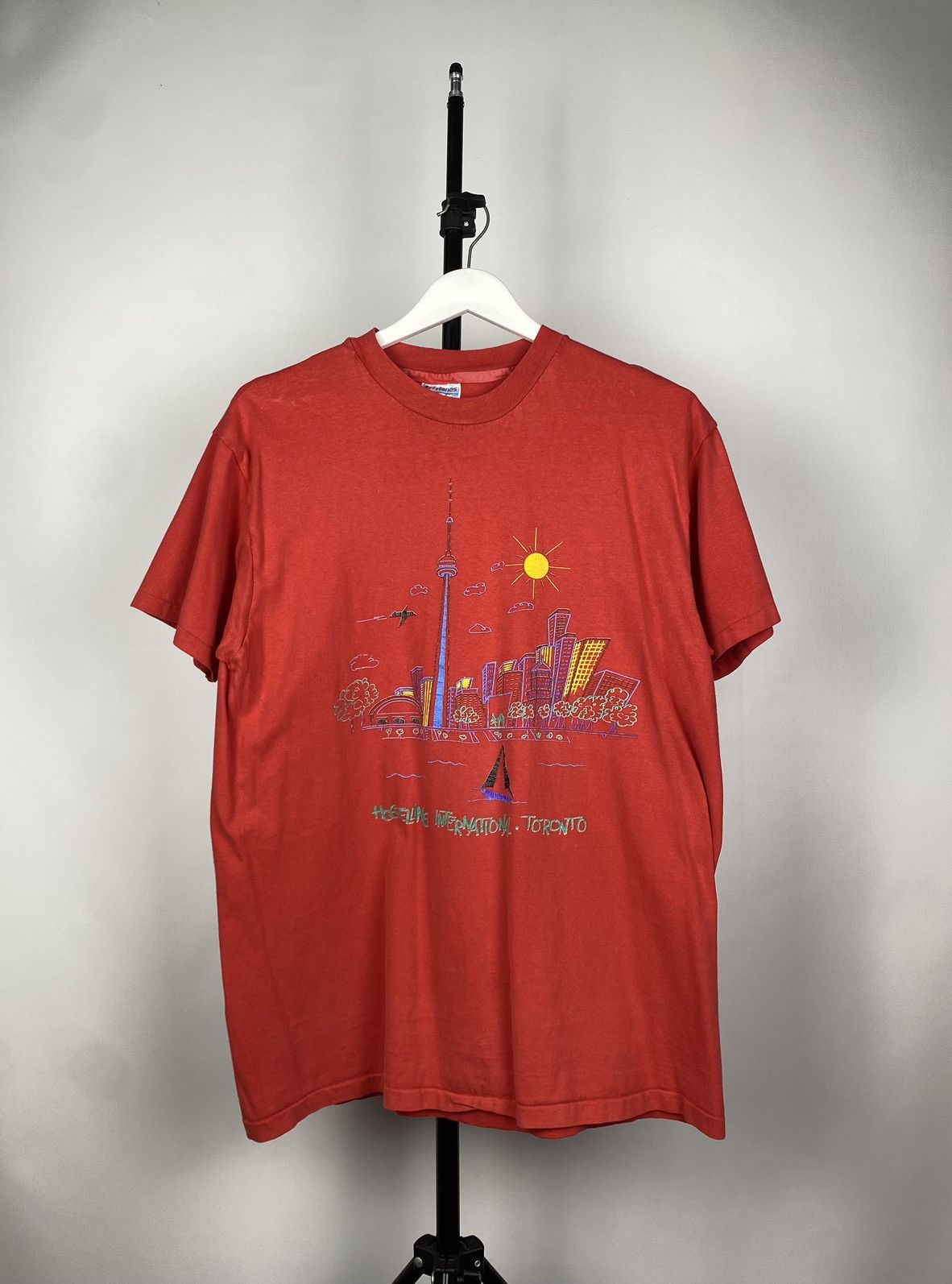 Vintage Vintage 90s Canada Toronto Big Graphic single stitch T-Shirt Size US XL / EU 56 / 4 - 1 Thumbnail