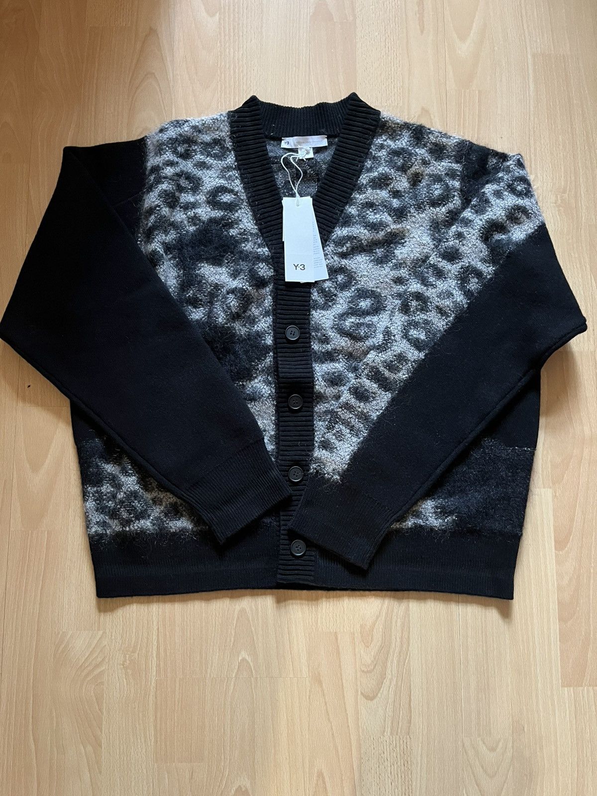 Y-3 Y-3 mohair wool Leopard cardigan yohji yammamoto x adidas L Size US L / EU 52-54 / 3 - 1 Thumbnail