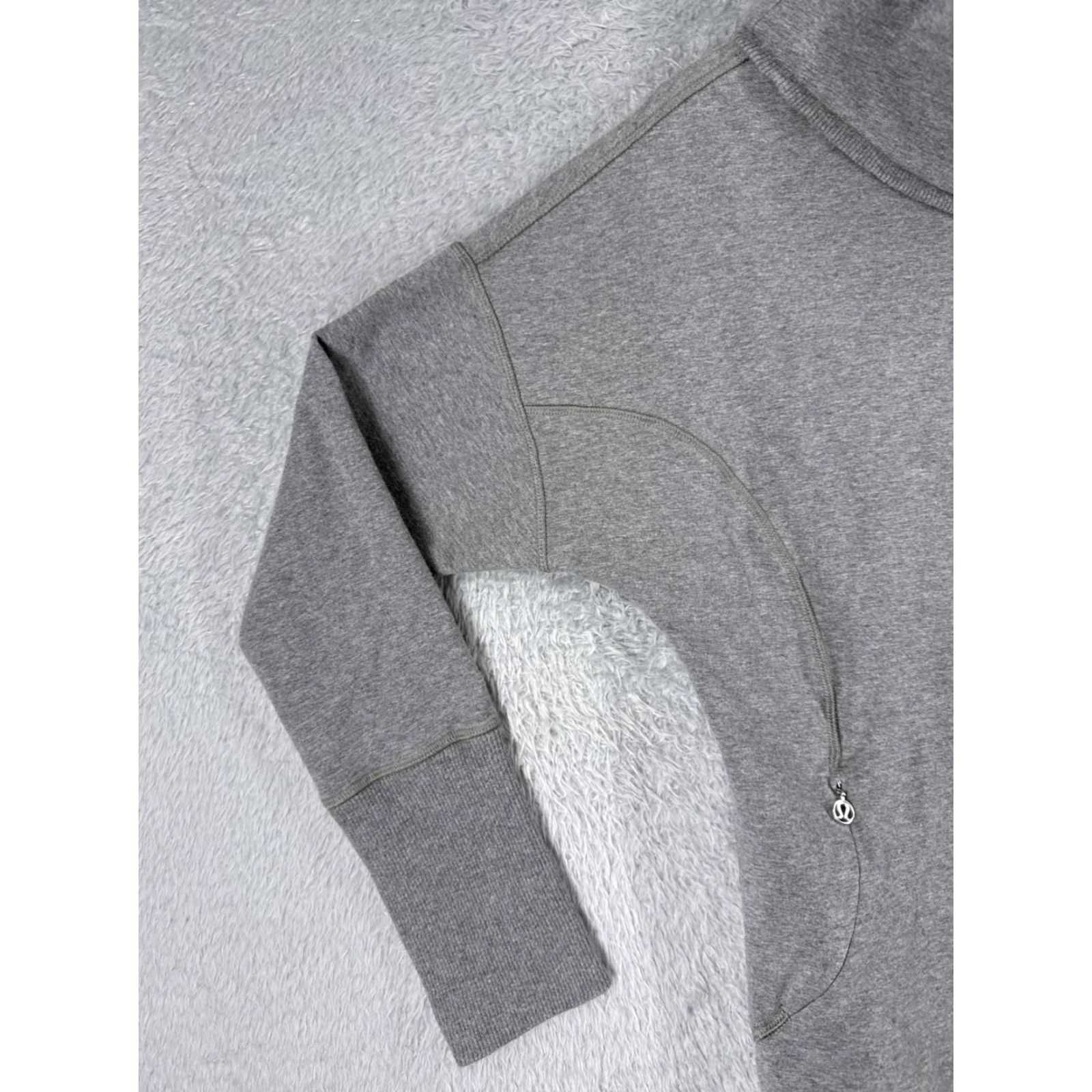 Lululemon Lululemon Sweater Women 4 Gray Rest Day Pullover French Terry Run Gym W3A55S Size S / US 4 / IT 40 - 3 Thumbnail