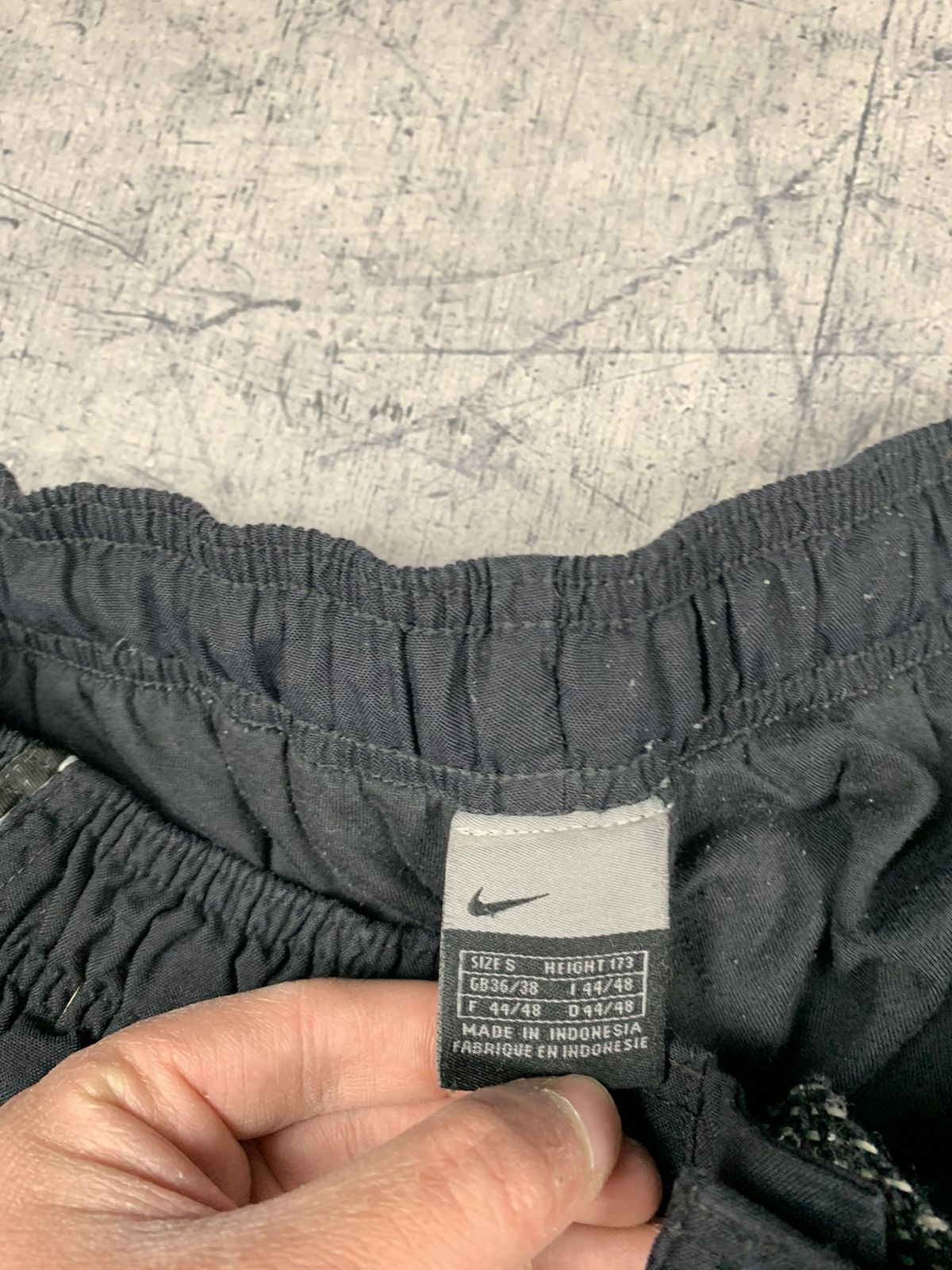 Nike Hype Iconic Vintage Nike Swoosh Nylon Parachute Pants M size Size US 30 / EU 46 - 15 Thumbnail