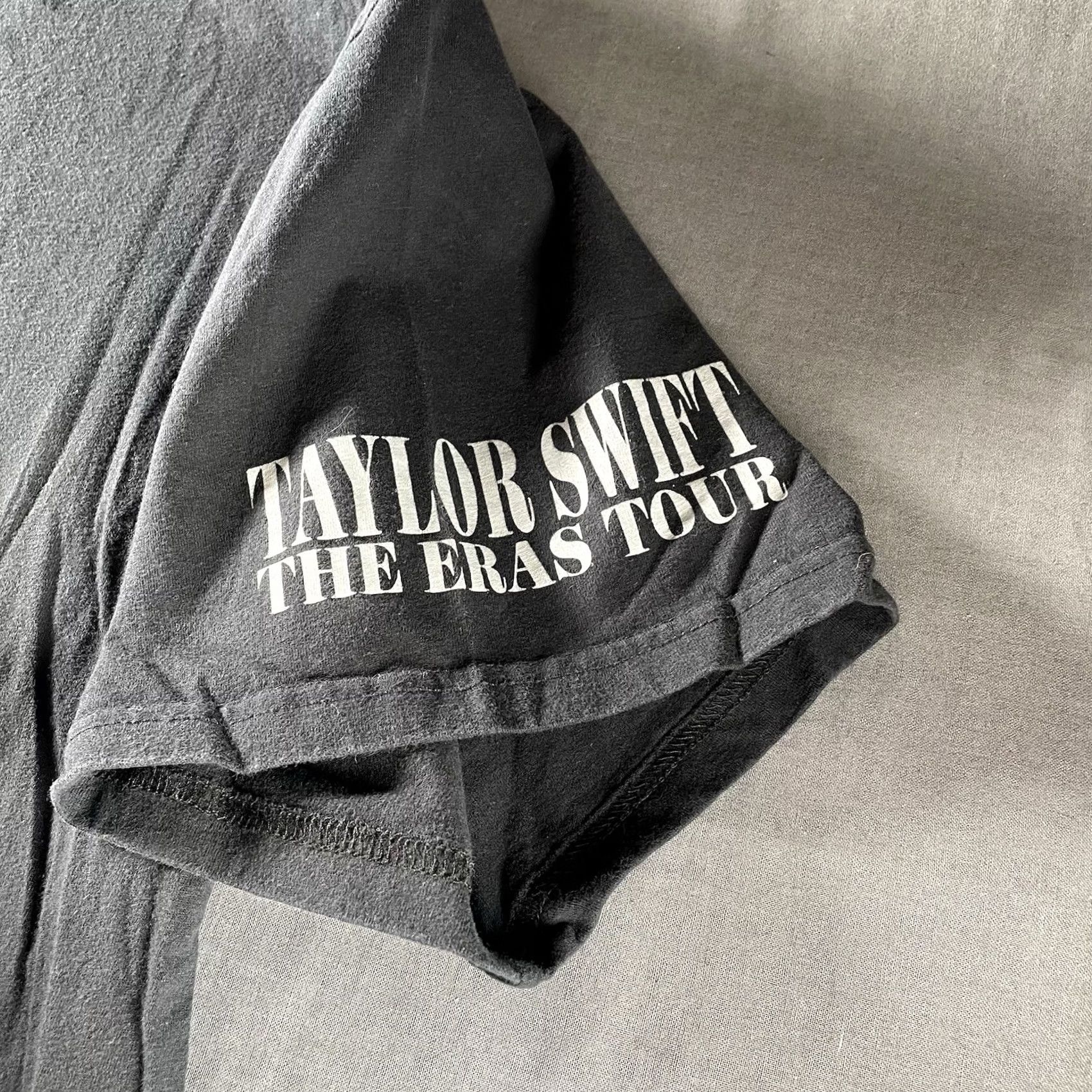 Vintage Taylor Swift Eras Tour Shirt 2XL Black Cotton Knit Crew Neck Short Sleeve T-Shirt Womens Classic Designer USA Shirt Size XXL / US 16-18 / IT 52-54 - 4 Thumbnail