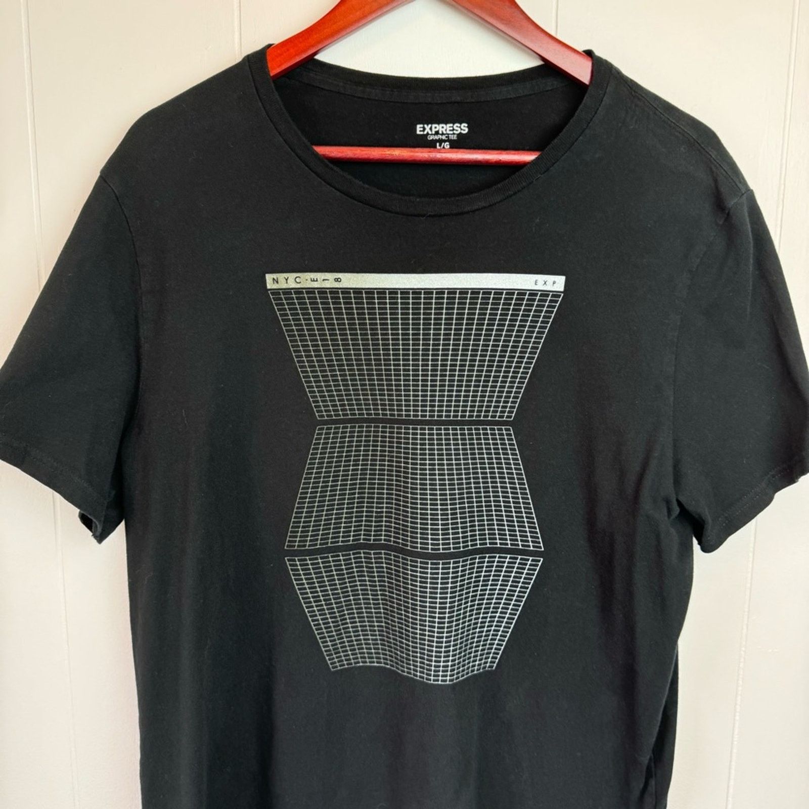 Express Express Black Cotton Graphic Tee Shirt Men’s Size Large Size US L / EU 52-54 / 3 - 8 Thumbnail