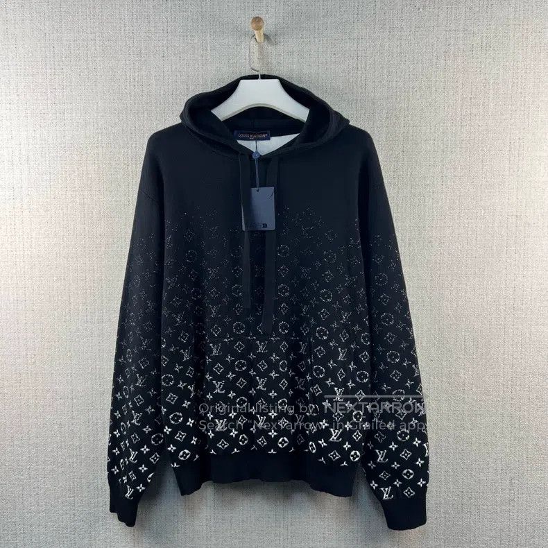Louis Vuitton Louis Vuitton FW22 Monogram full-print gradient knit hoode Size US XL / EU 56 / 4 - 1 Thumbnail