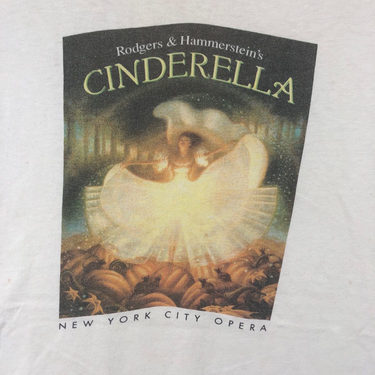 Other Vintage 90’ CINDERELLA MUSICAL Rodgers Hammerstein Tee Shirt Size US L / EU 52-54 / 3 - 3 Thumbnail