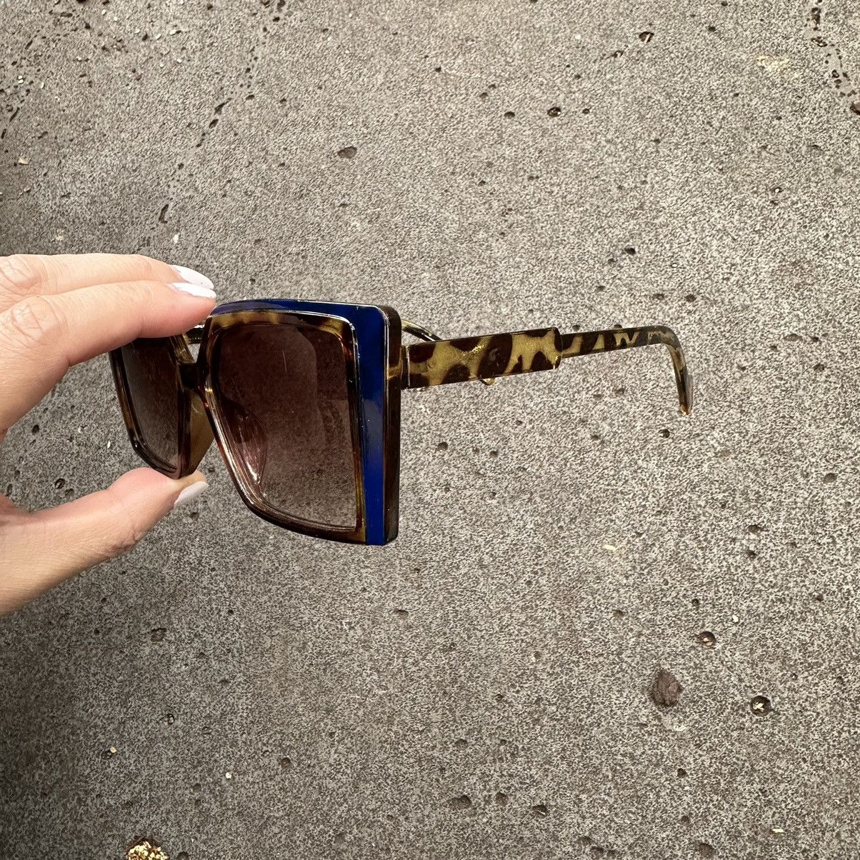 Other Y2K Unisex Sunglasses Retro Fashion Shades LE99906-02 Size ONE SIZE - 2 Thumbnail
