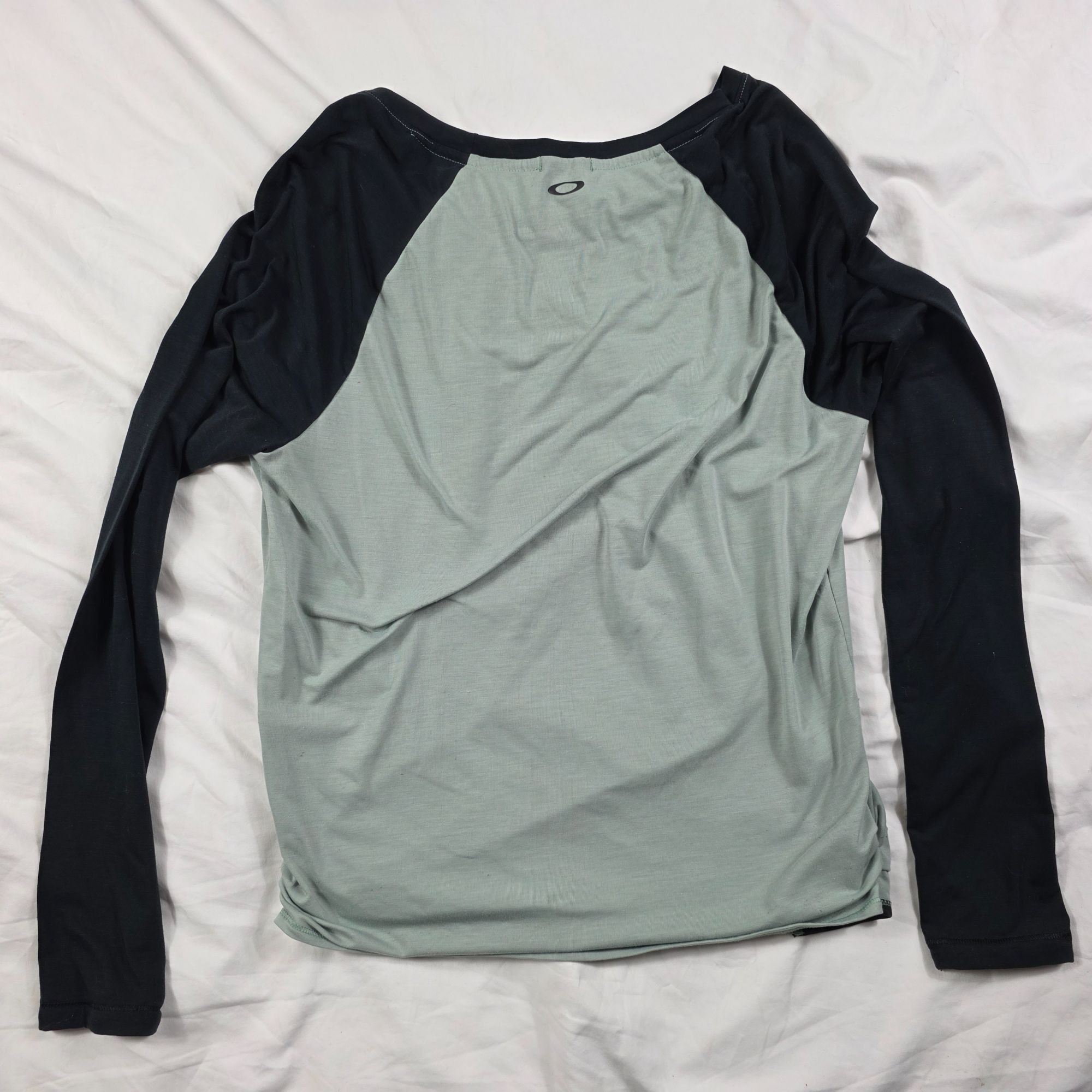 Oakley Oakley Womens Long Sleeve Raglan Shirt Size S Black Gray Lig Size S / US 4 / IT 40 - 2 Thumbnail