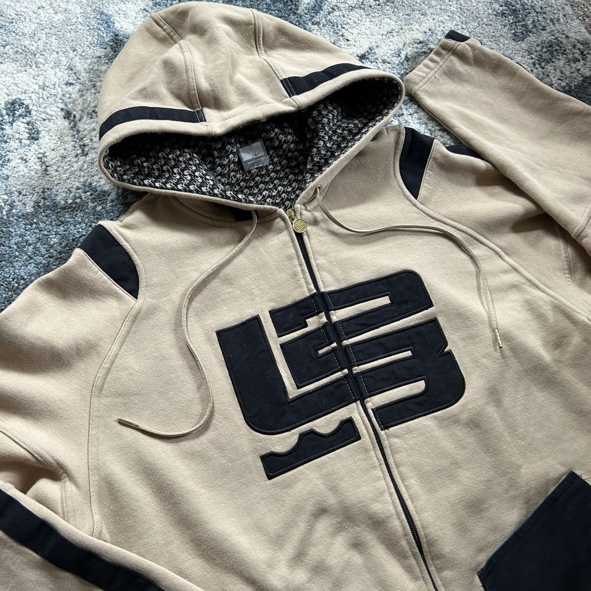 2003 NiKE AiR ZOOM GENERATiON LeBron James YKK ZiP UP HOODiE
