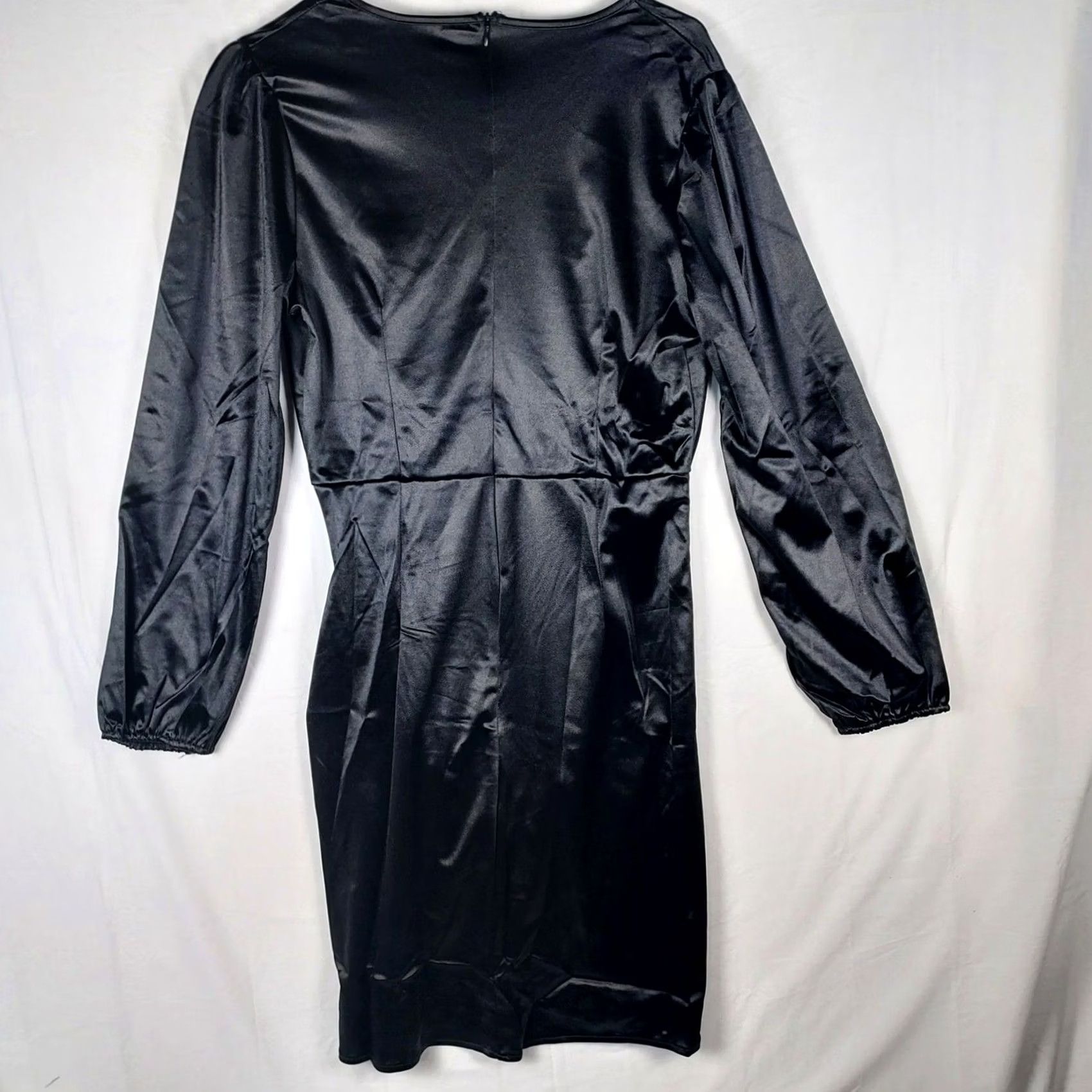 Vintage Yajedo Satin V-Neck Dress Size Large Black Party/Cocktail Long Sleeve New Size L / US 10 / IT 46 - 2 Thumbnail