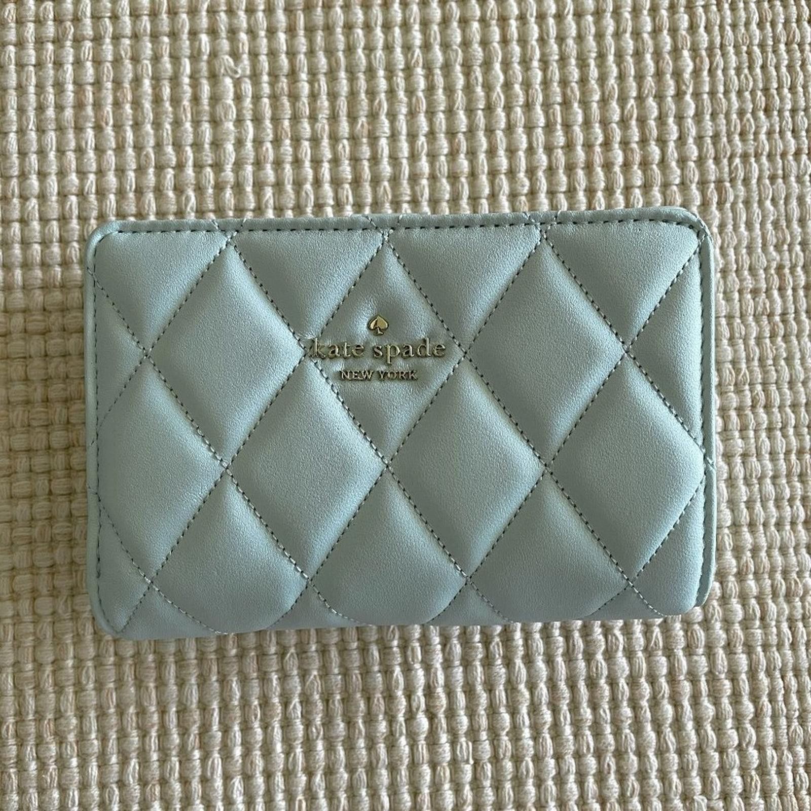 NWT kate spade Carey Medium Compartment Bifold Wallet
