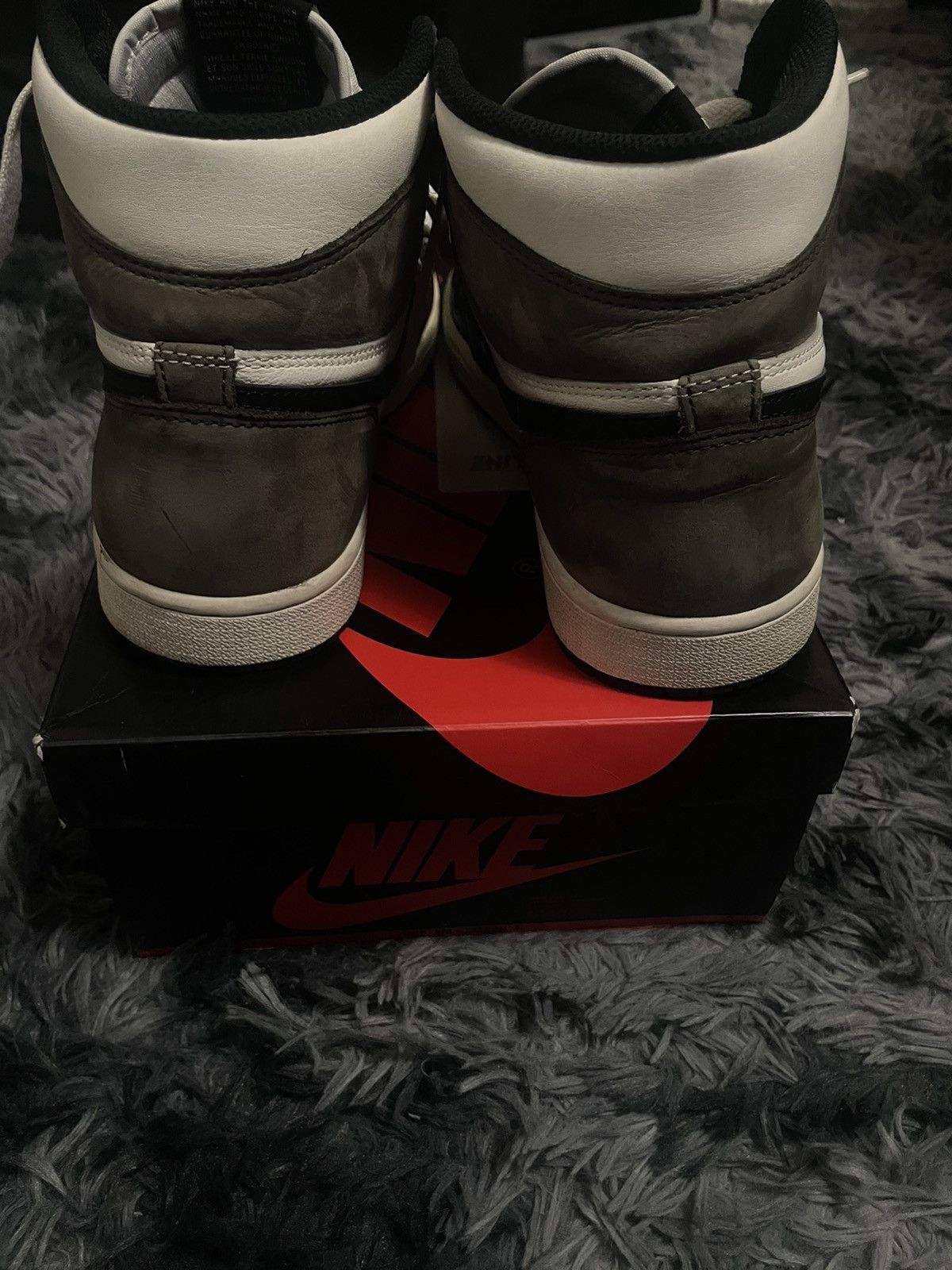 Jordan Brand Air Jordan 1 Retro High OG 'Dark Mocha' Size US 9.5 / EU 42-43 - 4 Thumbnail