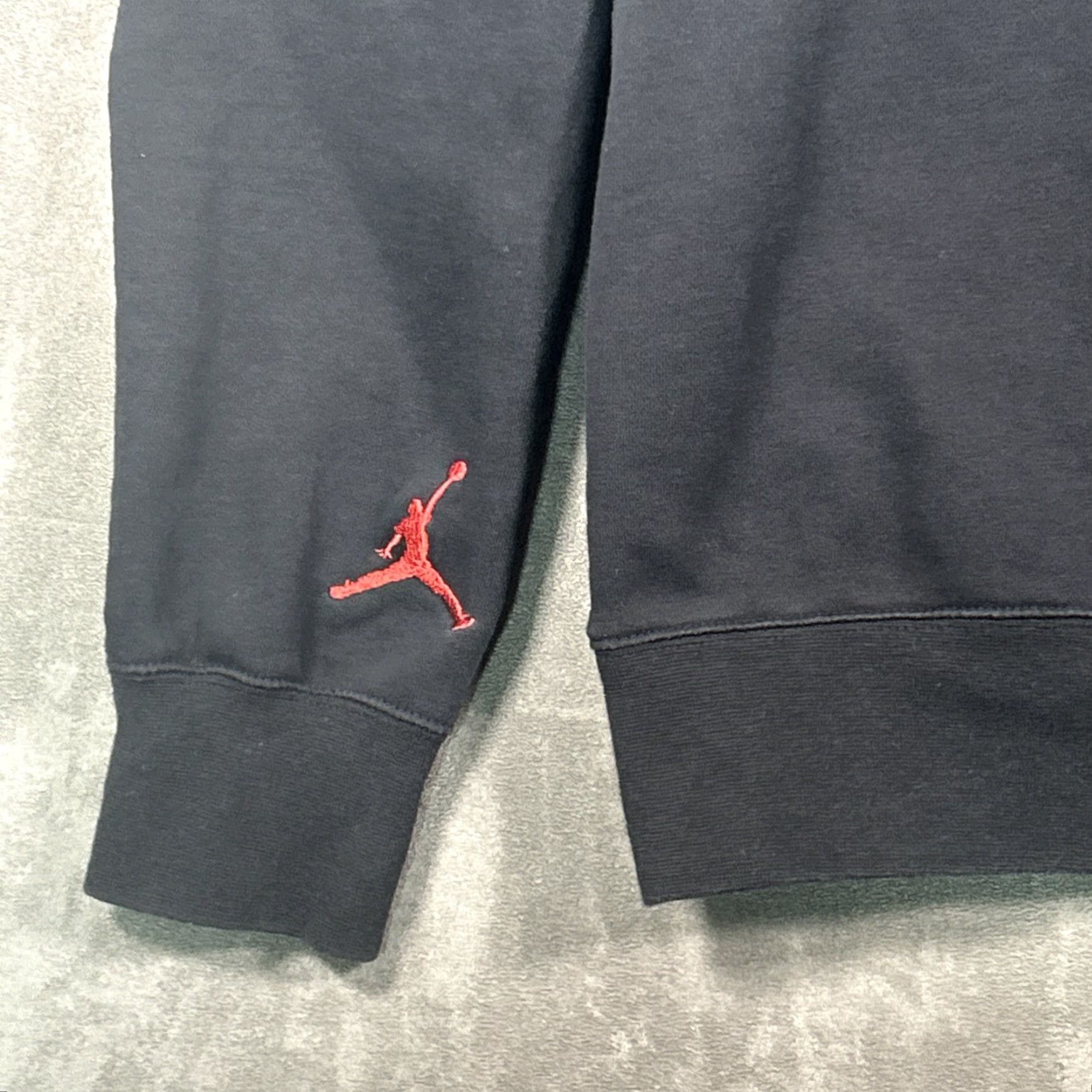 Jordan Brand Air Jordan Hoodie Mens M Black Retro Jumpman Nike Pullover Hooded Sweatshirt Size US M / EU 48-50 / 2 - 7 Thumbnail