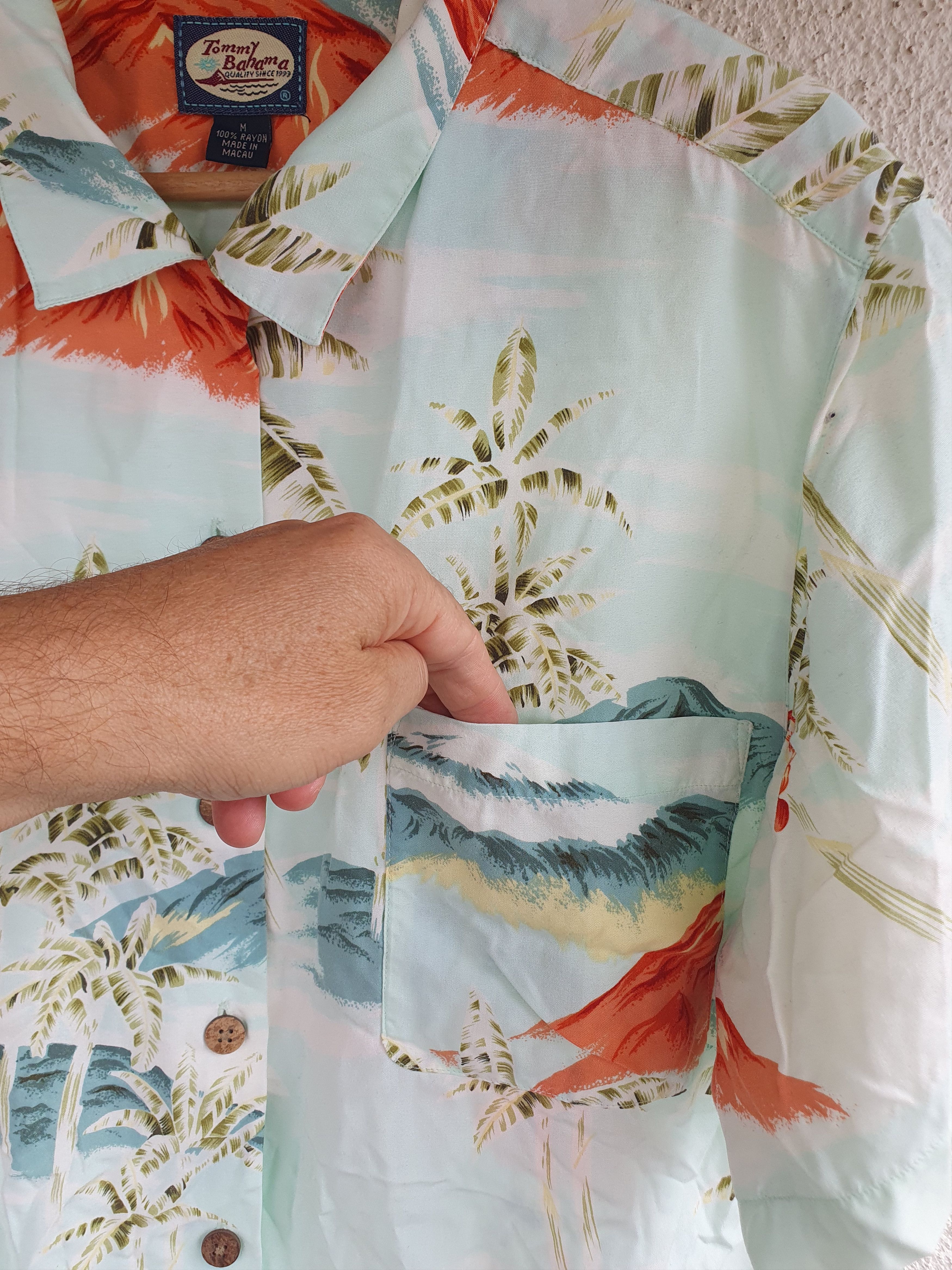 Tommy Bahama Tommy Bahama Hawaiian Pocket Shirt sz M Size US M / EU 48-50 / 2 - 2 Thumbnail