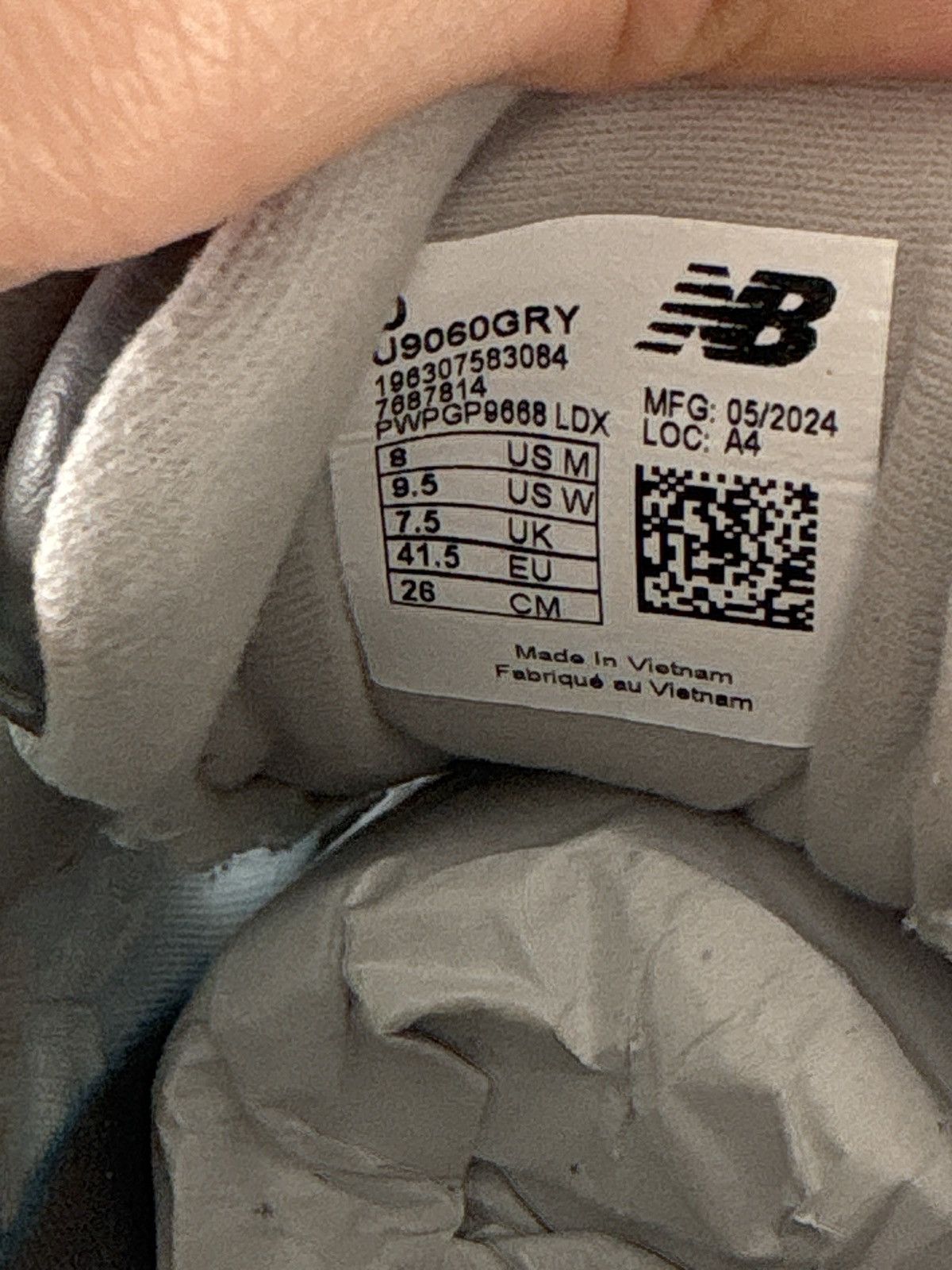 New Balance New Balance 9060 Rain Cloud Size US 8 / EU 41 - 7 Thumbnail