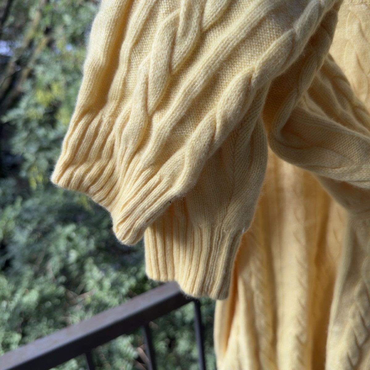 Paul Stuart Paul Stuart Cashmere Cable Crewneck Sweater Size US L / EU 52-54 / 3 - 10 Thumbnail
