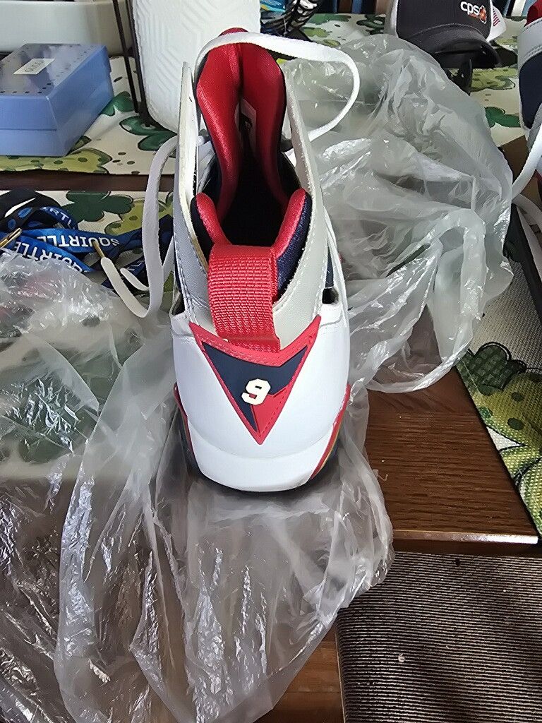 Jordan Brand Jordan white tennis shoes Size US 11 / EU 44 - 6 Thumbnail