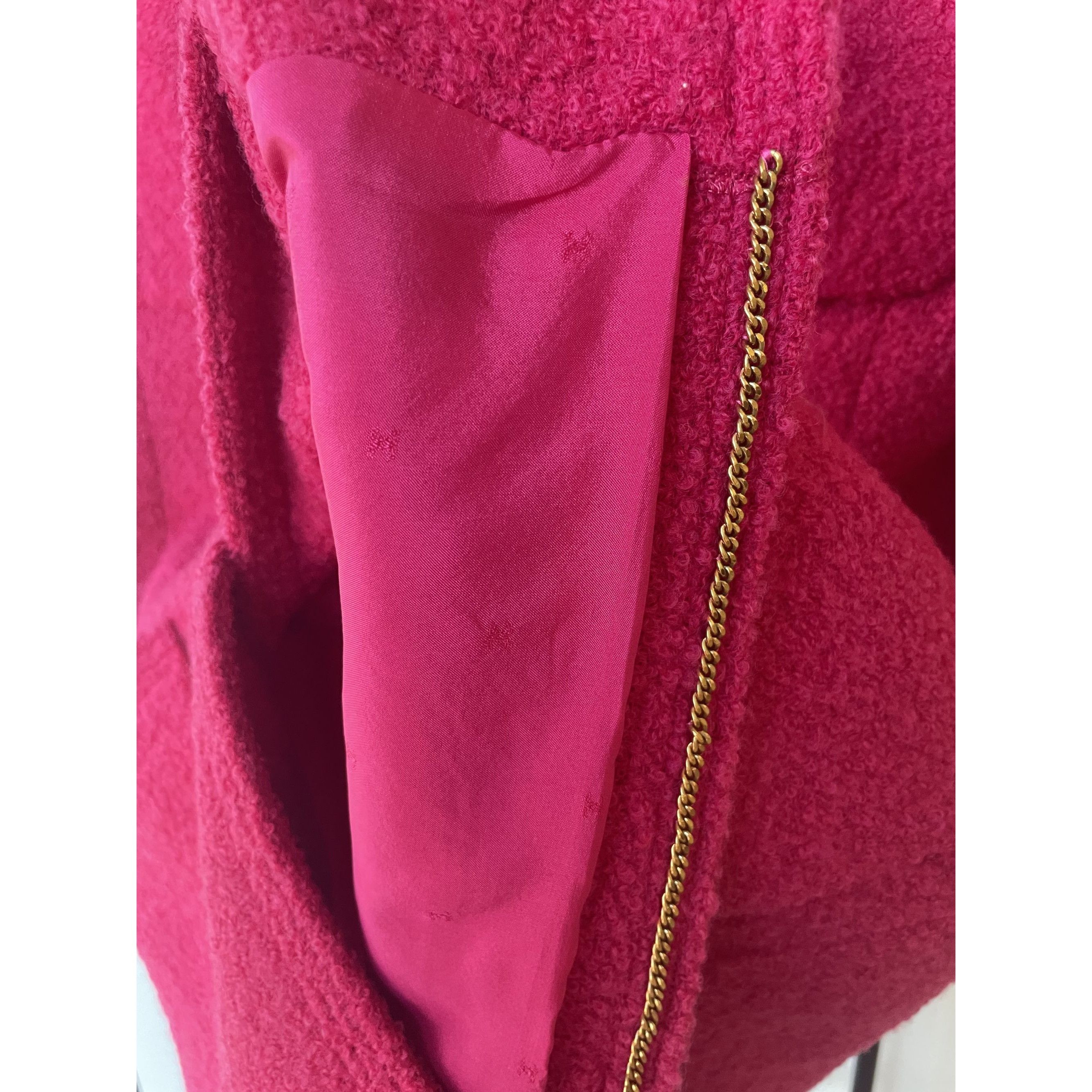 Chanel Chanel Vintage Boucle Wool Pink Coat With Gold Button Accent Size XS / US 0-2 / IT 36-38 - 8 Thumbnail