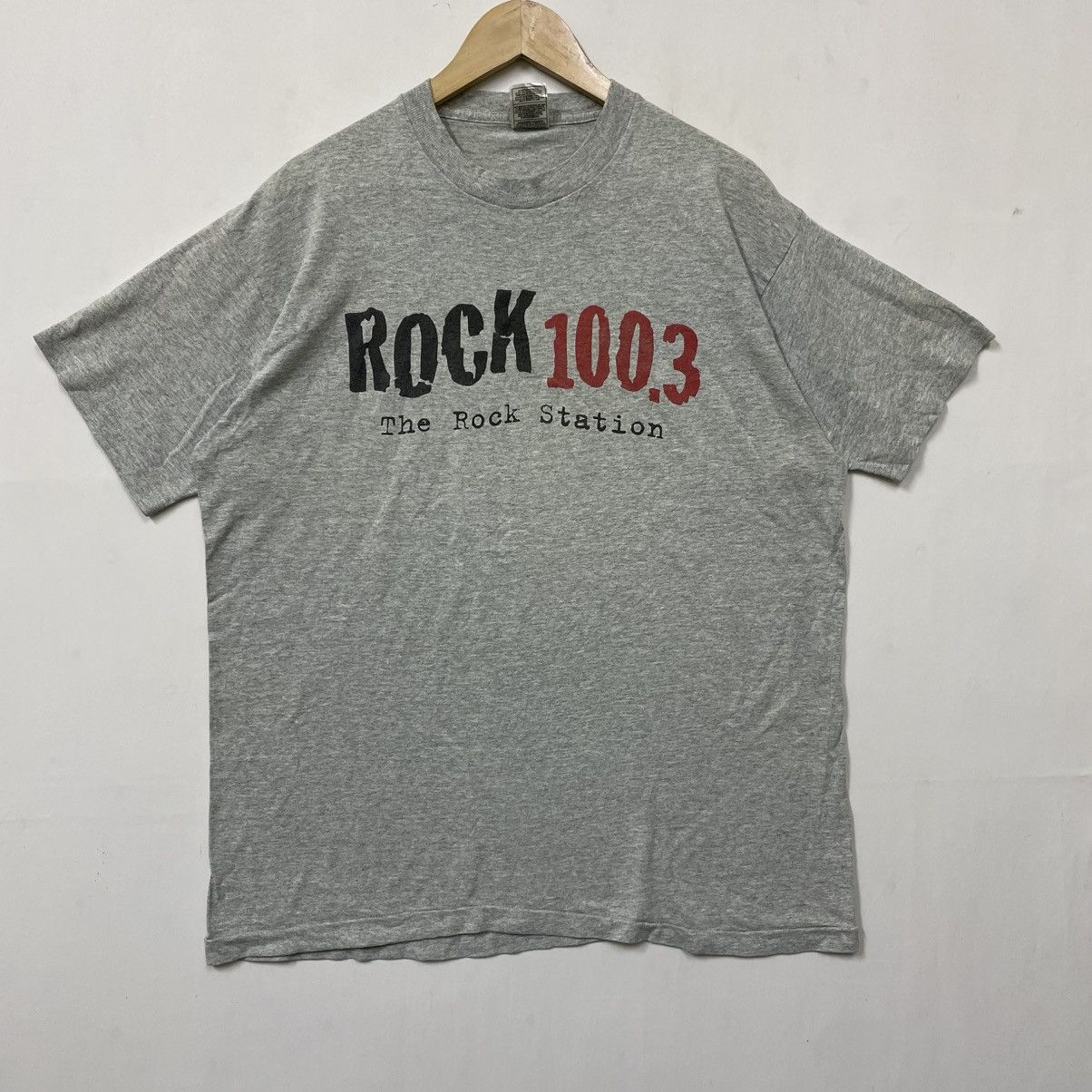 Band Tees Vintage 90s ROCK 100.3 The Rock Station Radio Frequency Size US XL / EU 56 / 4 - 1 Thumbnail