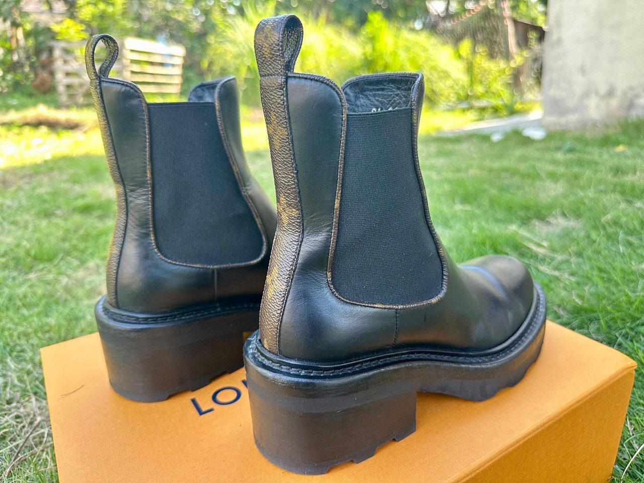 Louis Vuitton Authentic Louis Vuitton Beauborg Ankle Boot Size 36 Size US 5.5 / EU 38 - 4 Thumbnail