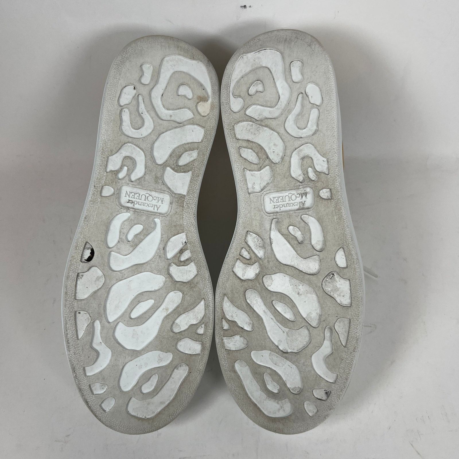 Alexander McQueen Alexander McQueen White/Yellow Sneaker Size 37 Size US 7 / IT 37 - 8 Thumbnail