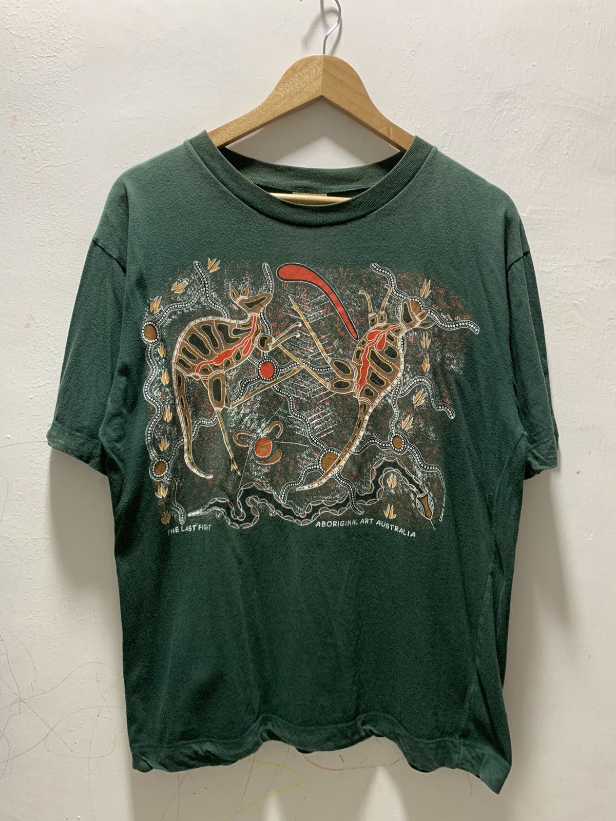Vintage Vintage 1990s Australia Art T-shirt Size US L / EU 52-54 / 3 - 1 Thumbnail