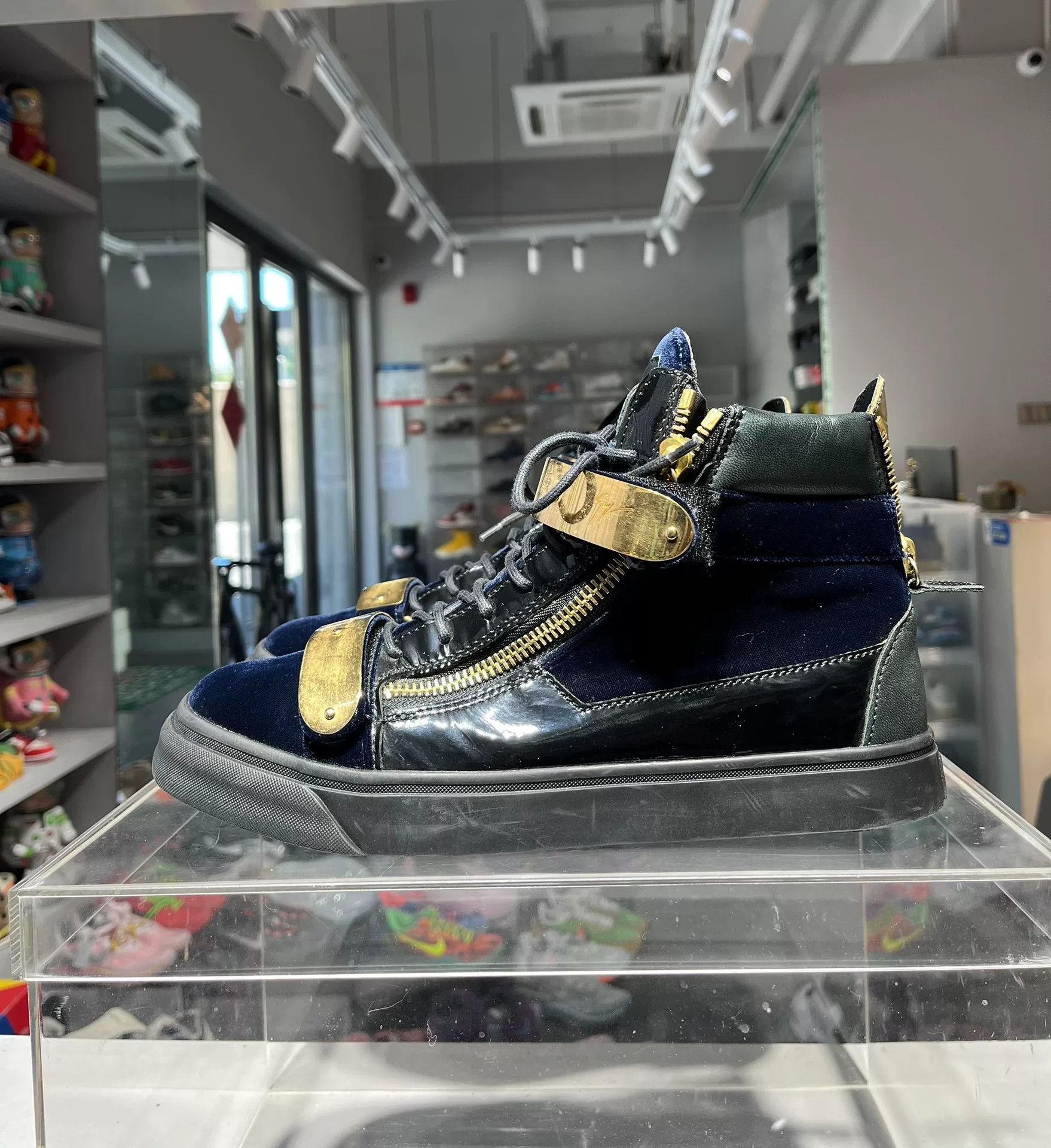Giuseppe Zanotti Giuseppe Zanotti Velvet Gold Hitop Sneakers 8.5 Men Size US 8.5 / EU 41-42 - 1 Thumbnail